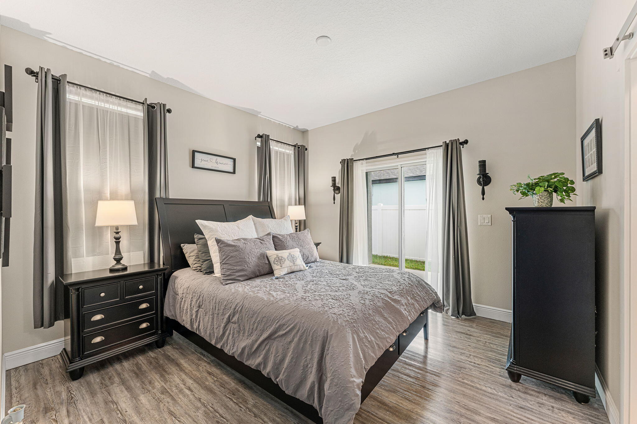 130 W Fee Avenue
