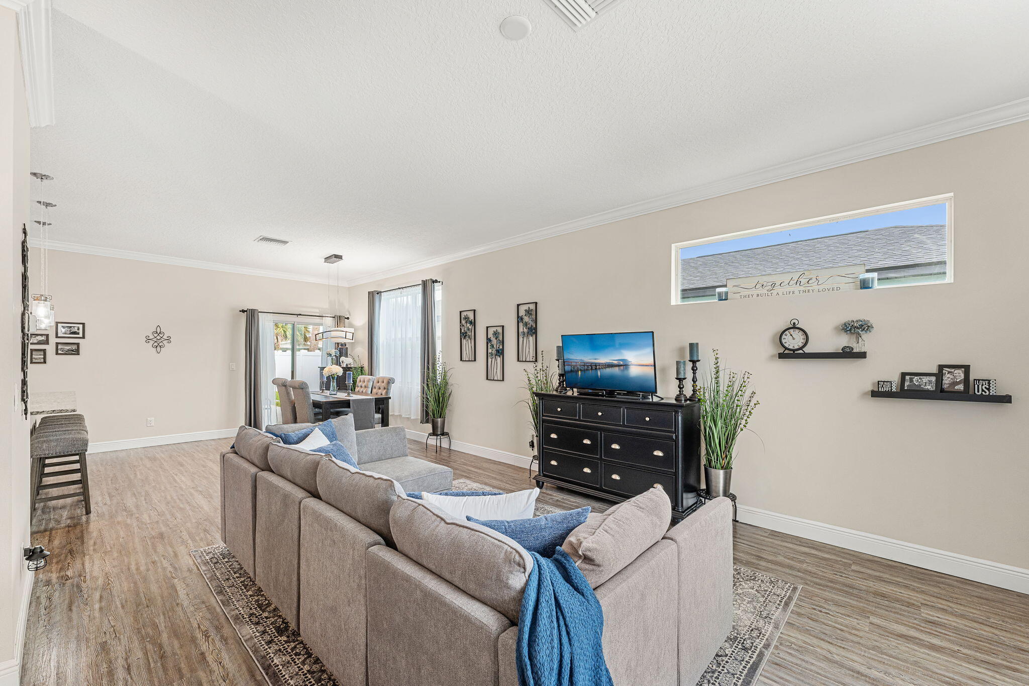 130 W Fee Avenue