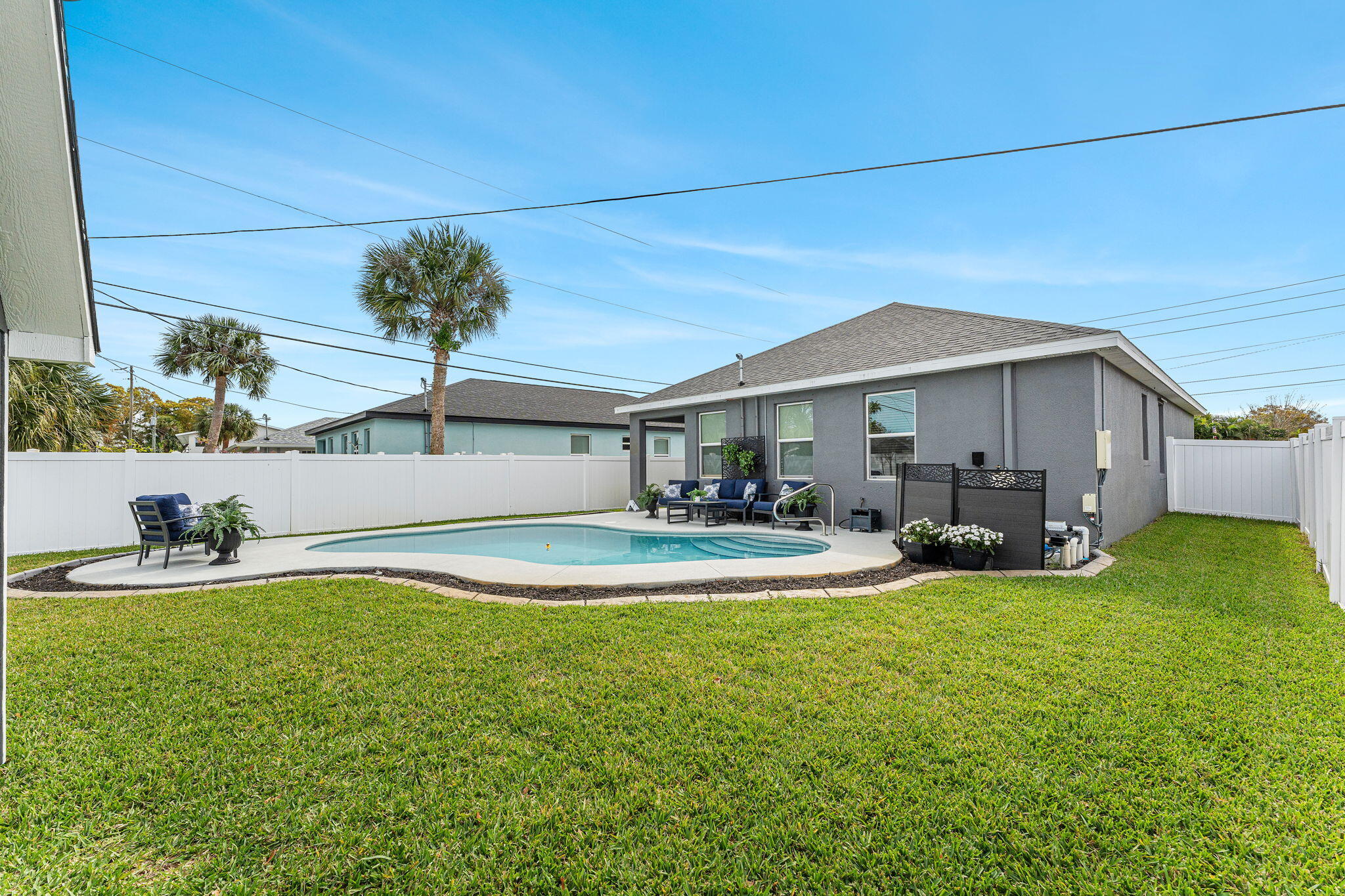 130 W Fee Avenue