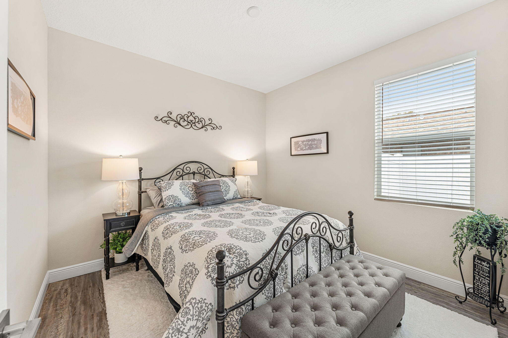 130 W Fee Avenue