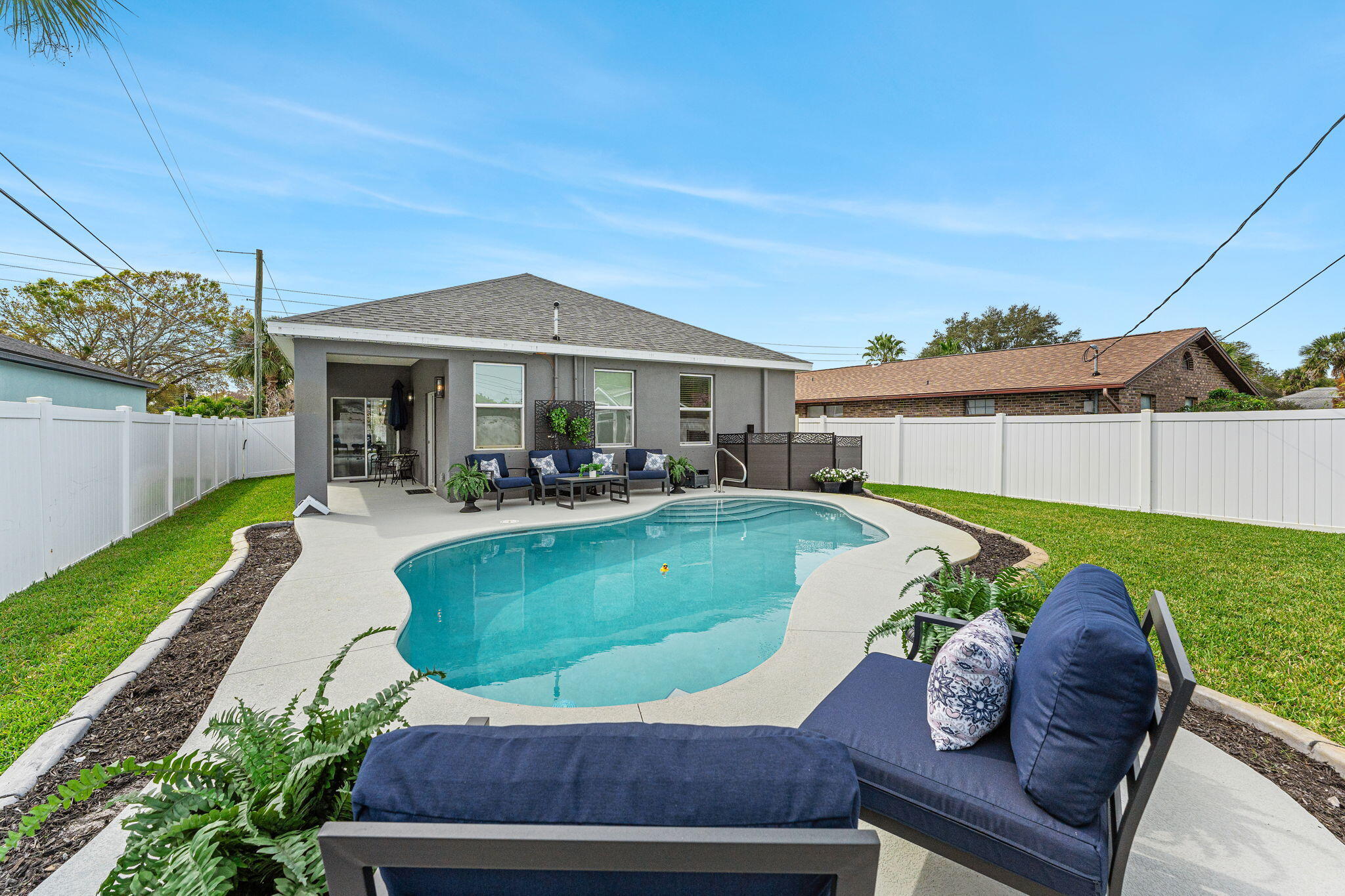 130 W Fee Avenue