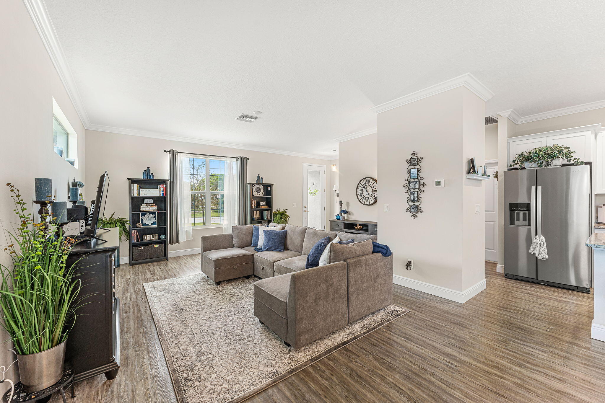 130 W Fee Avenue