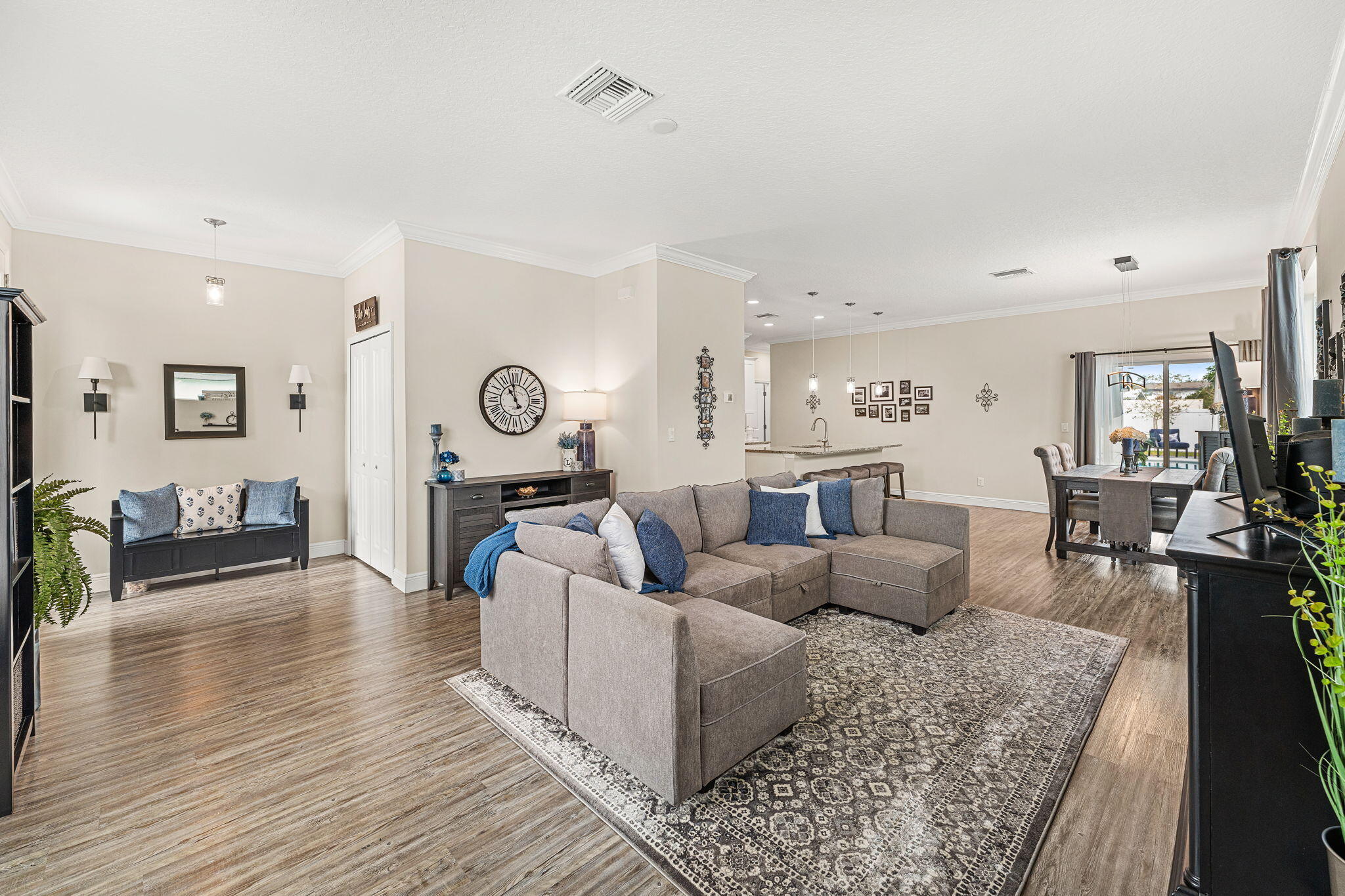 130 W Fee Avenue