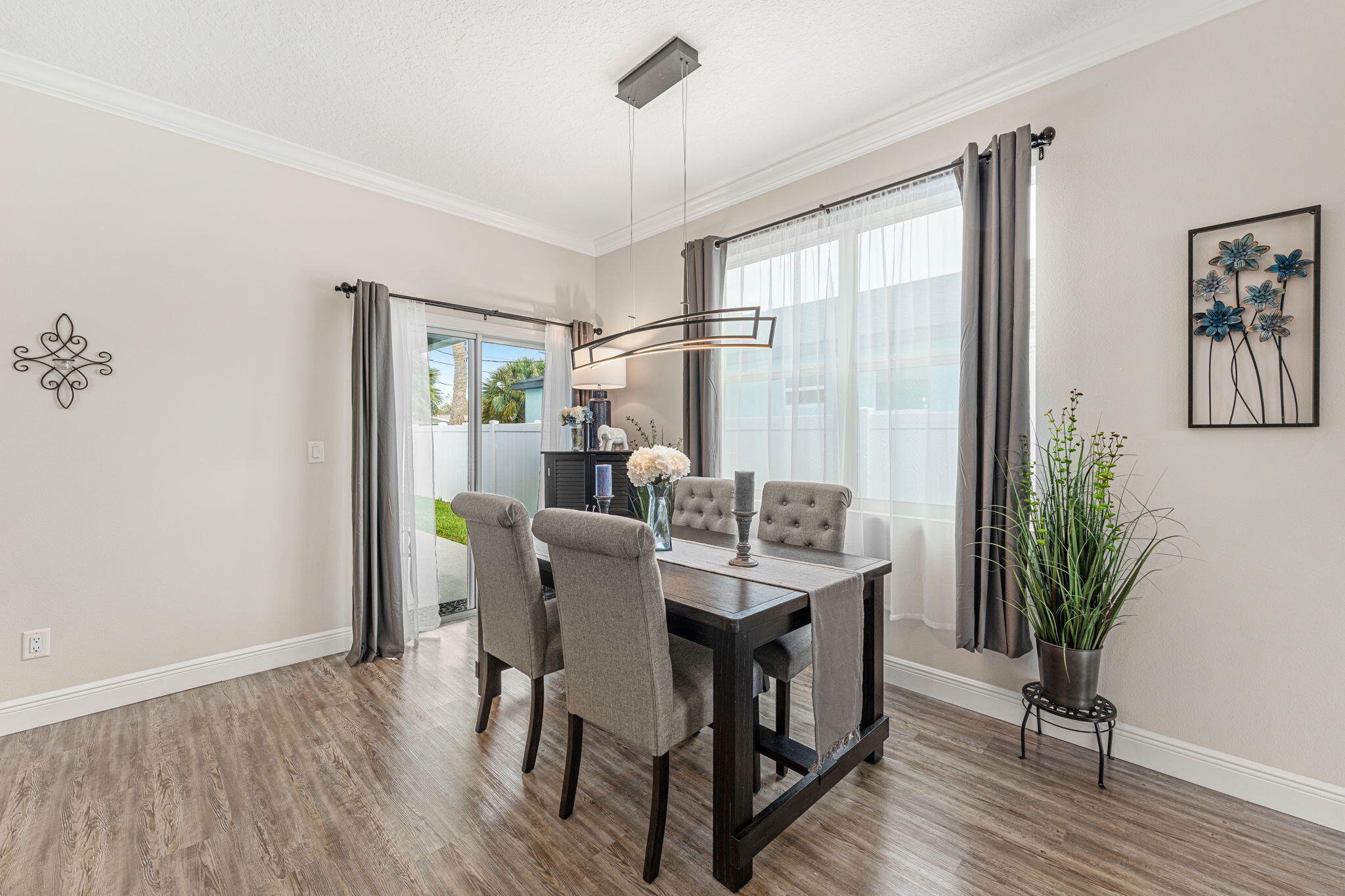 130 W Fee Avenue