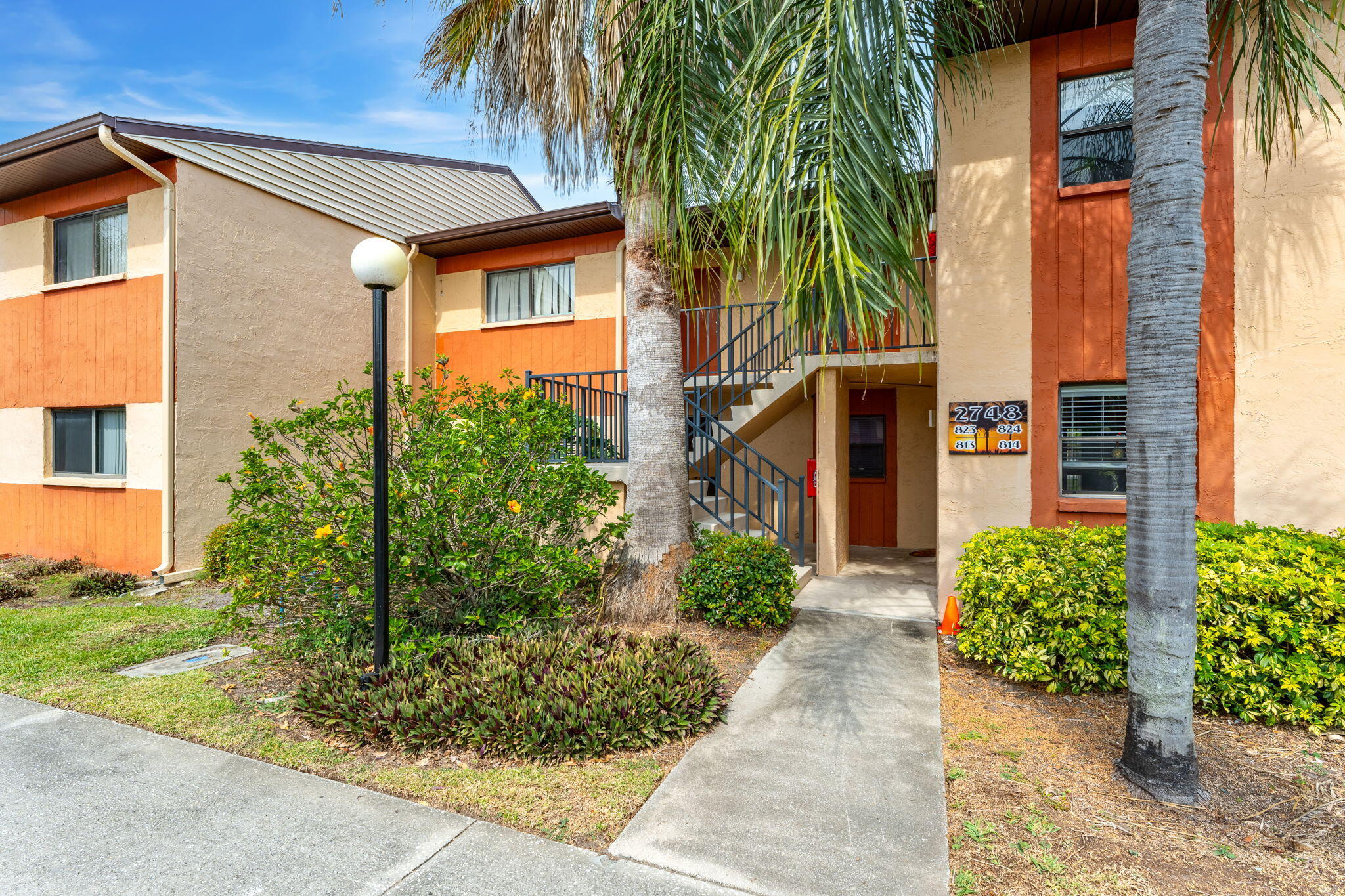 2748 Golf Lake Circle, 813