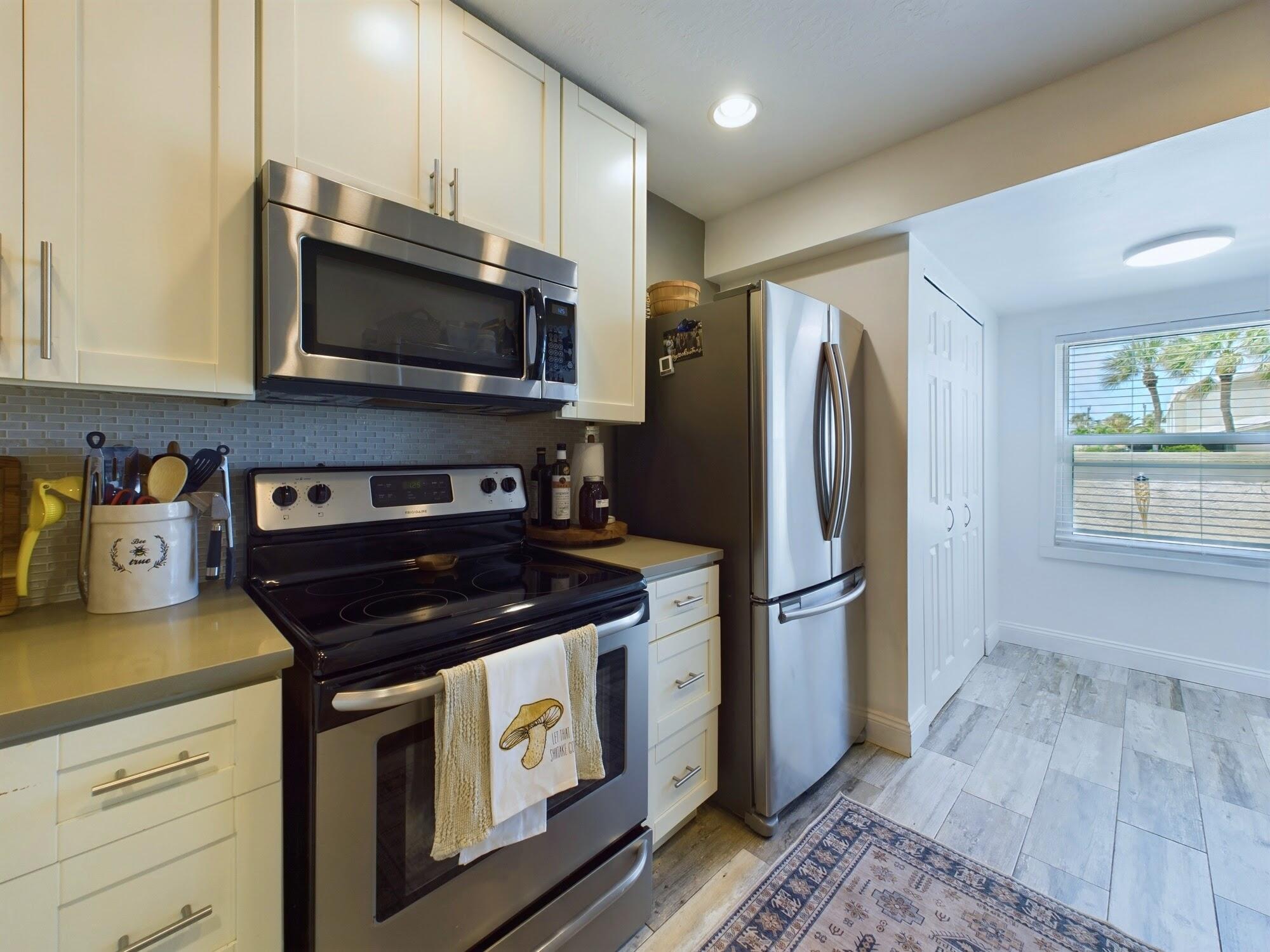 185 Palmetto Avenue, 40-6