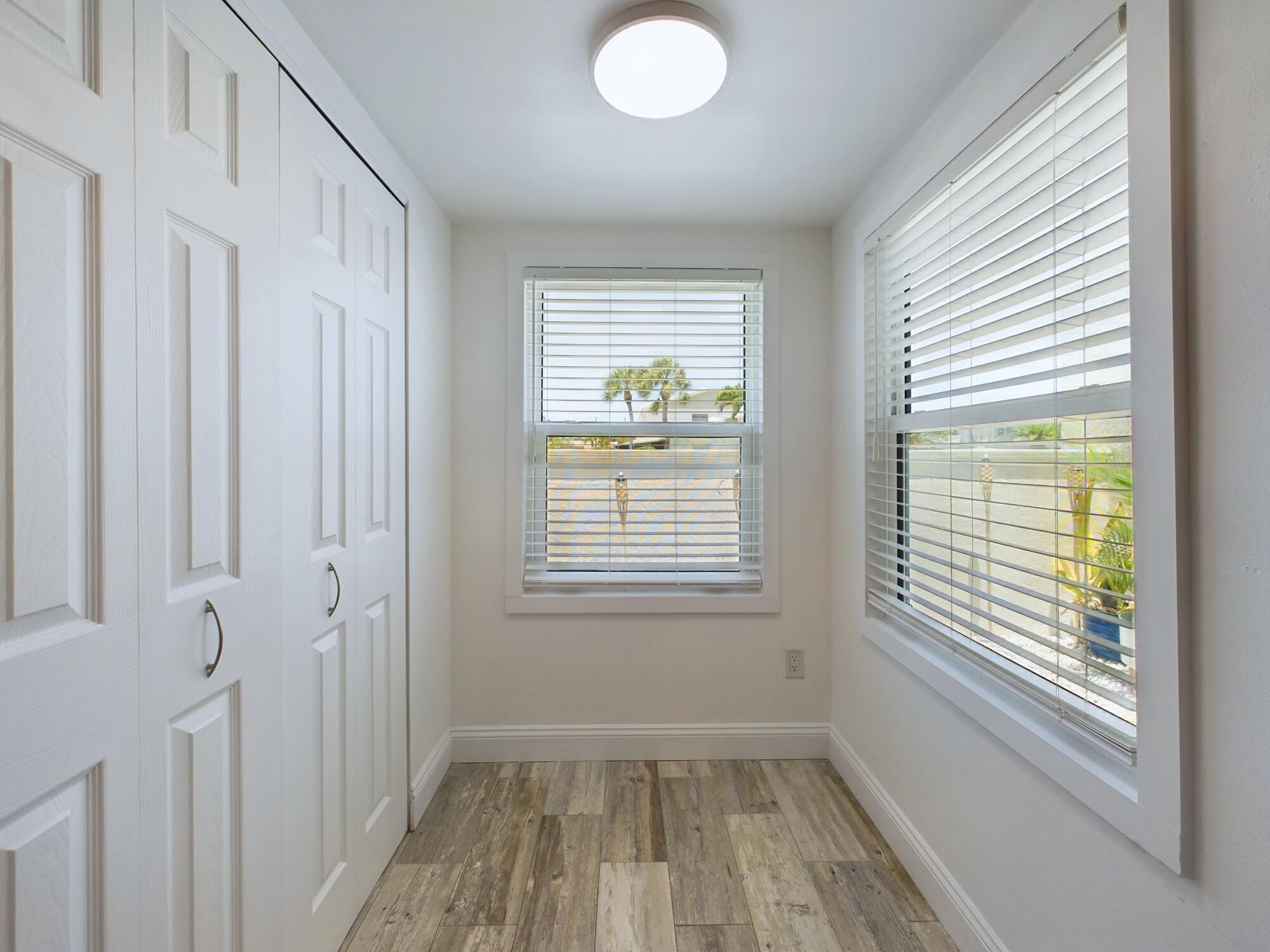 185 Palmetto Avenue, 40-6