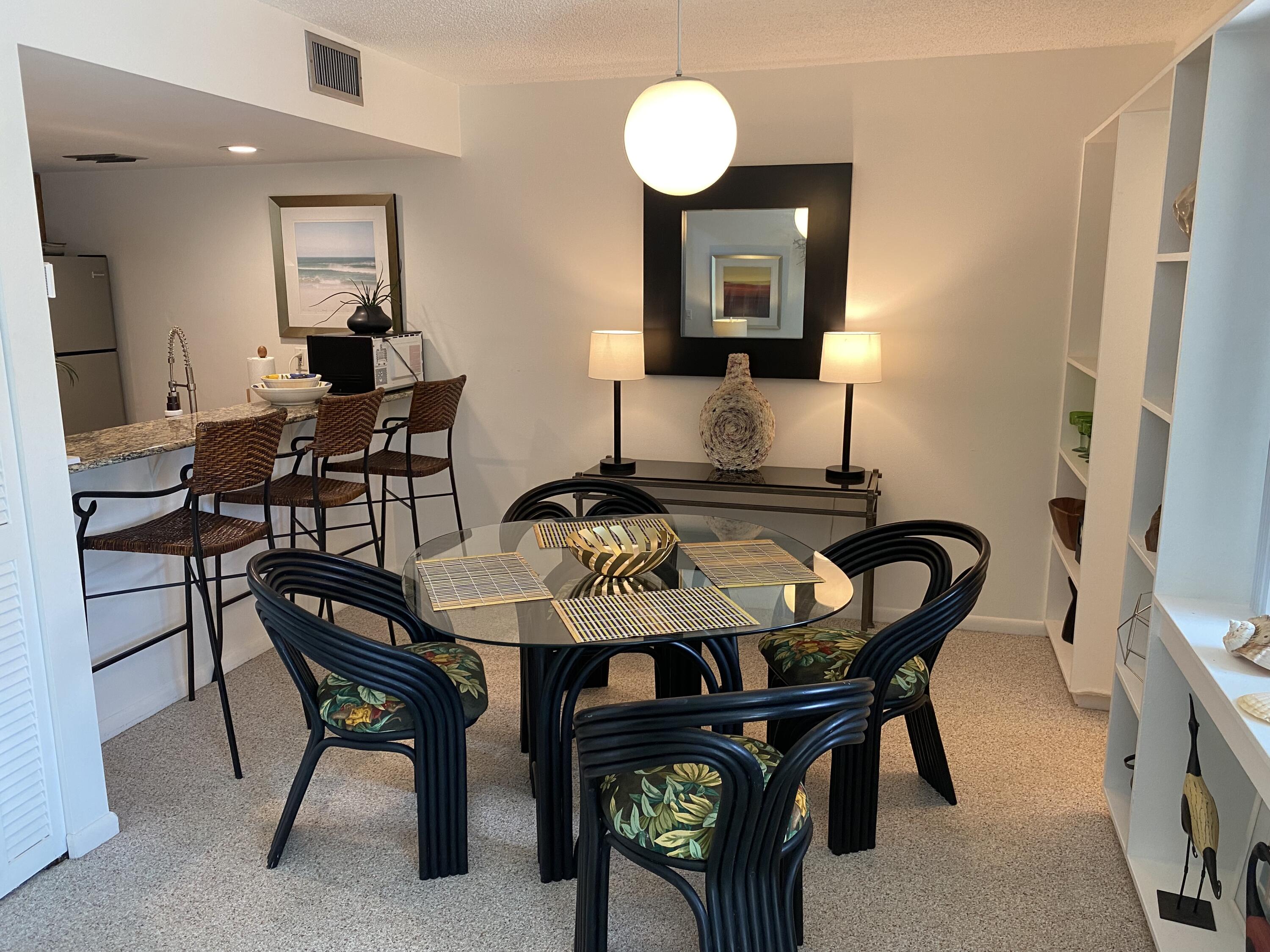 100 E Coral E, 3