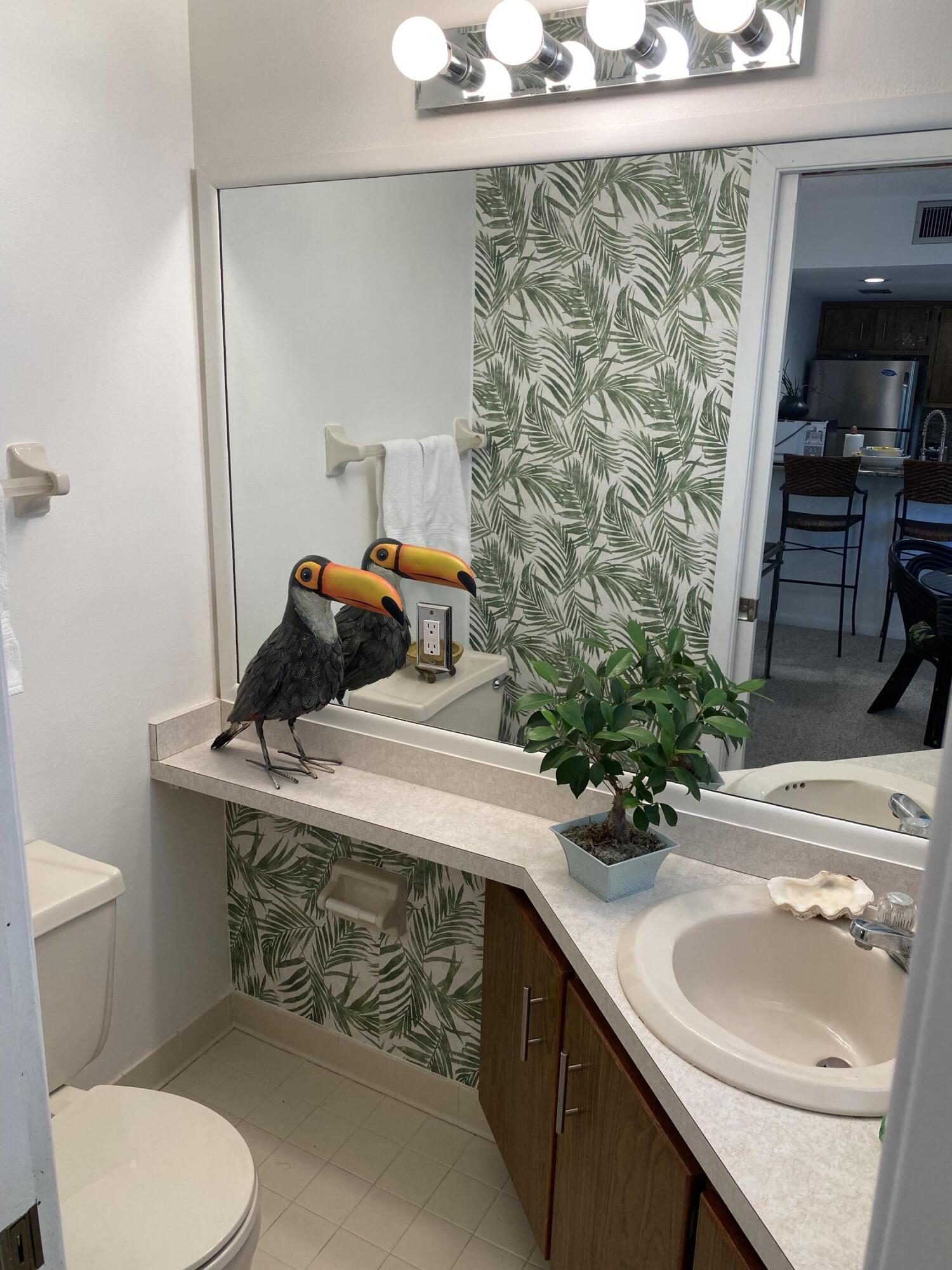 100 E Coral E, 3