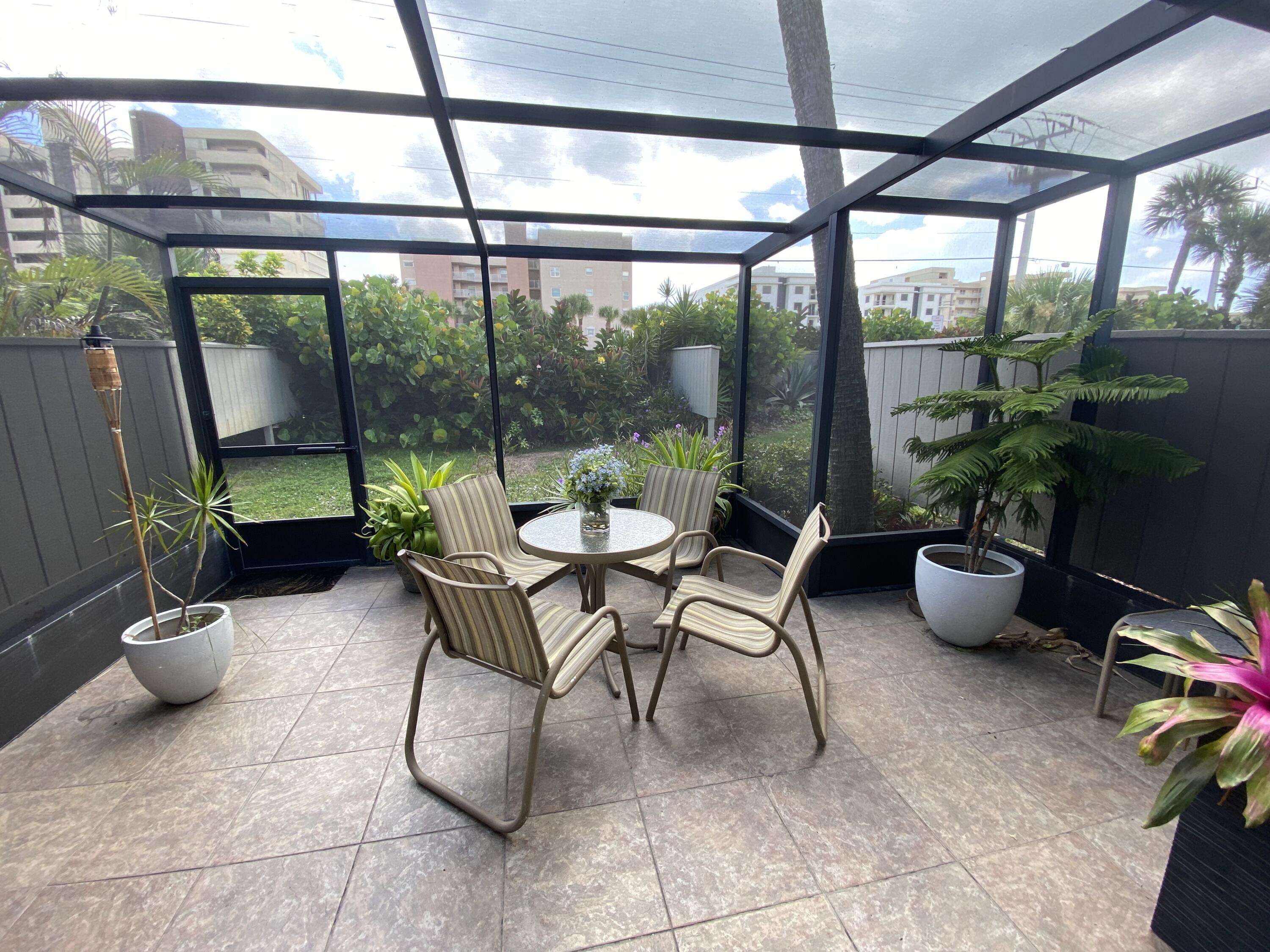 100 E Coral E, 3