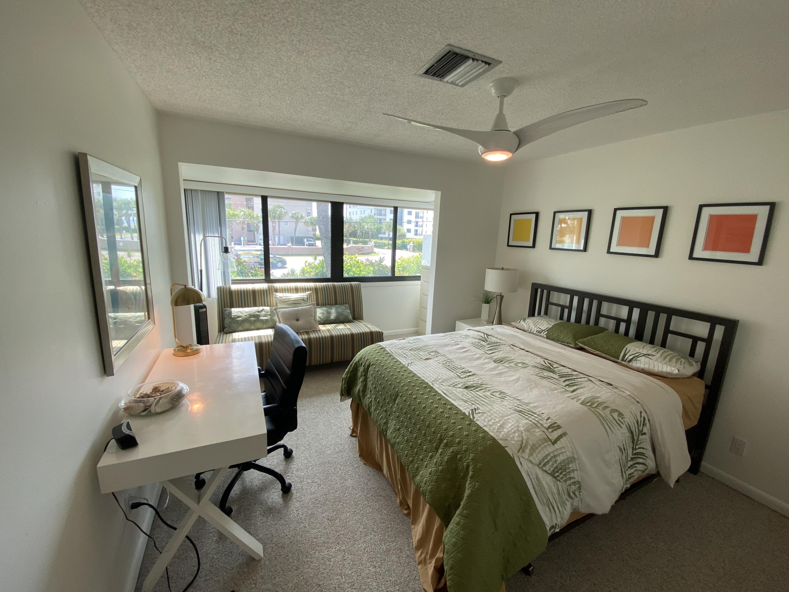 100 E Coral E, 3