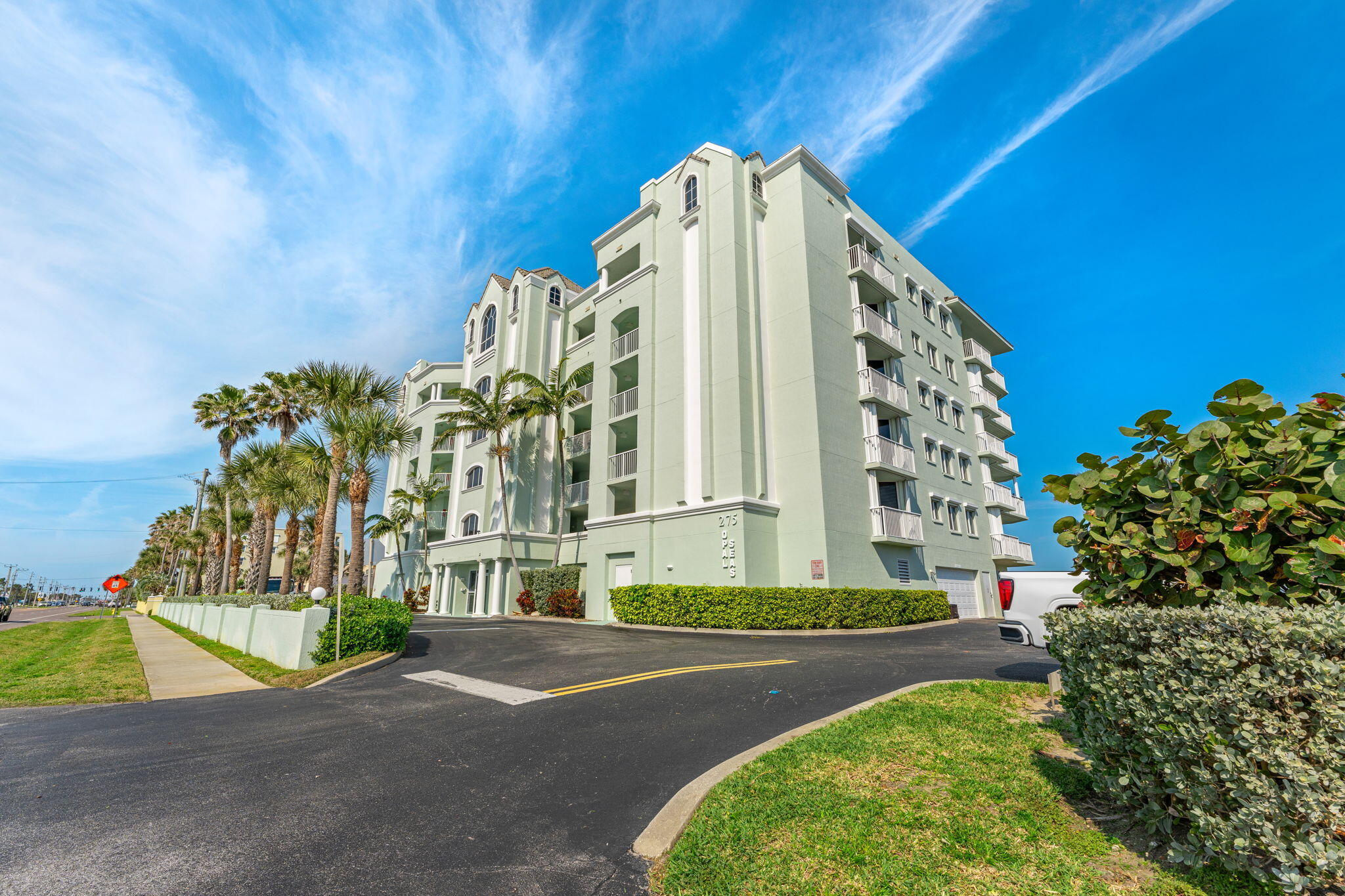 275 Highway A1a, 201