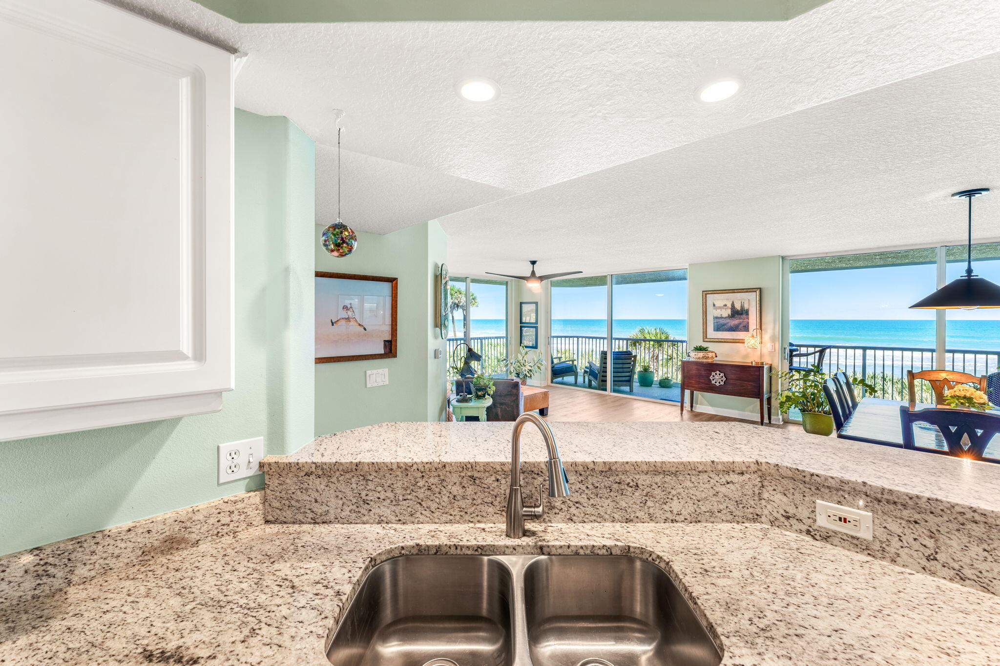 275 Highway A1a, 201