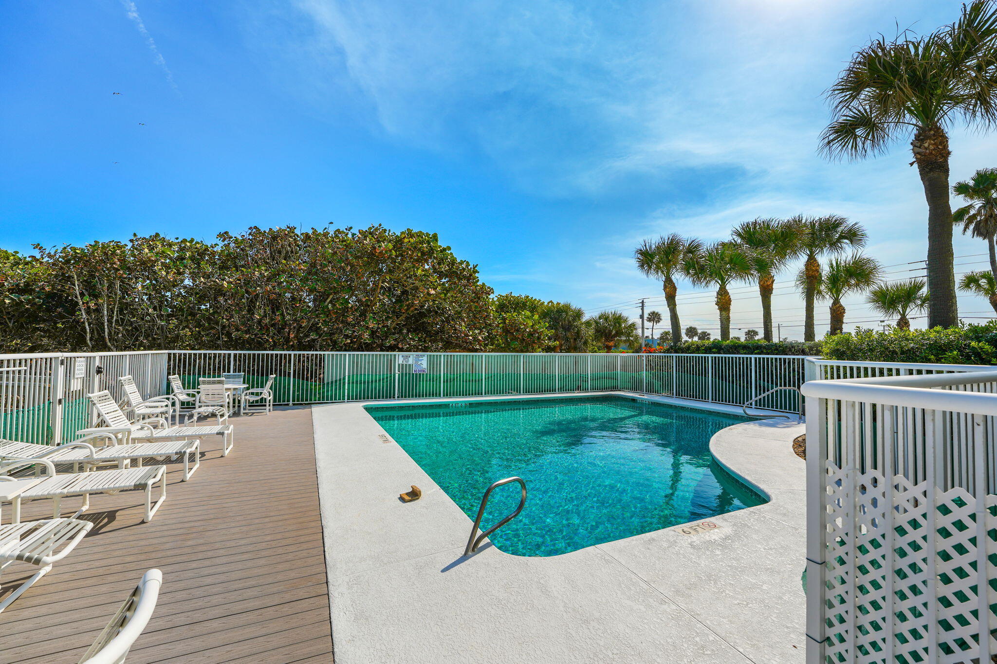 275 Highway A1a, 201