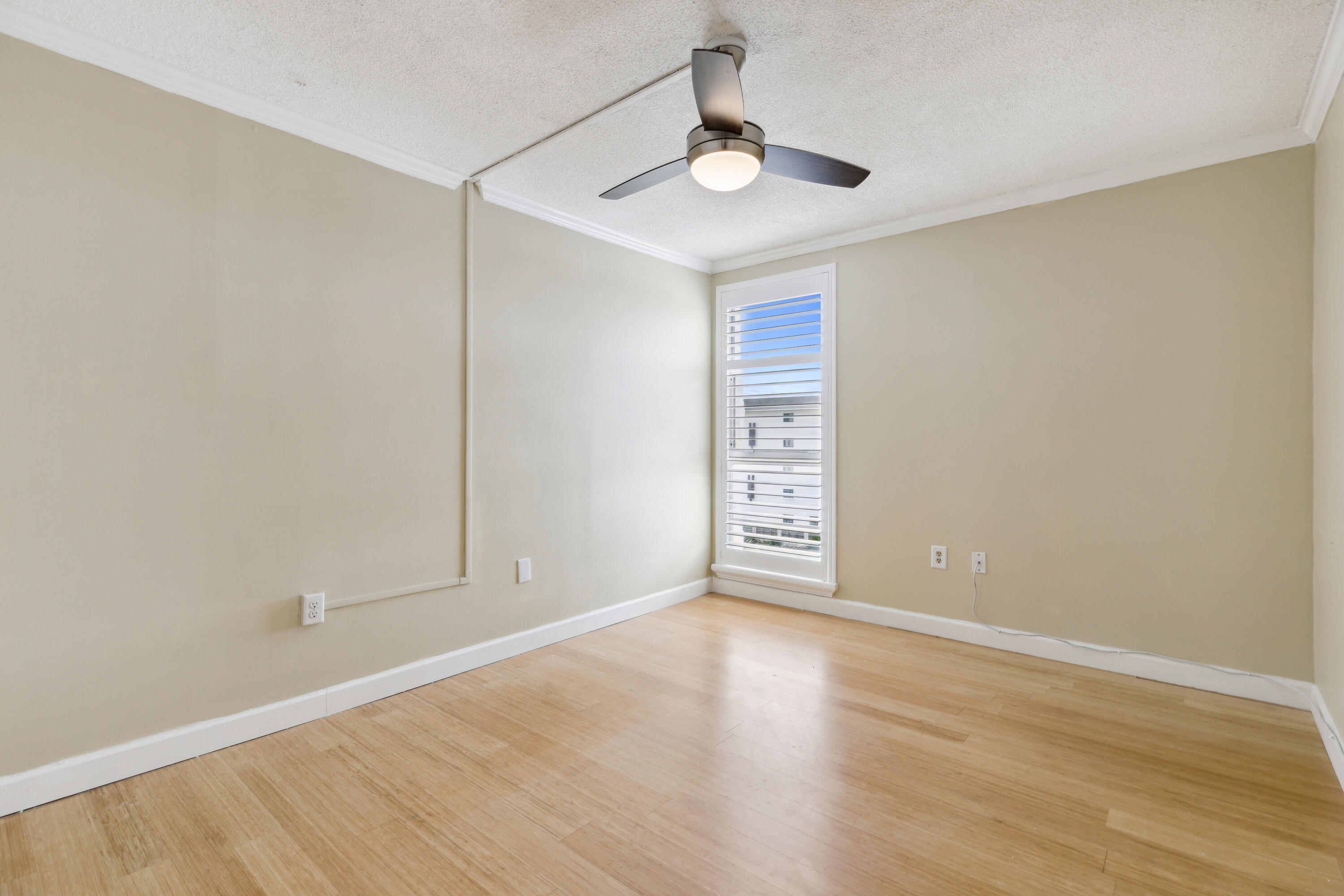 4700 Ocean Beach Boulevard, 406