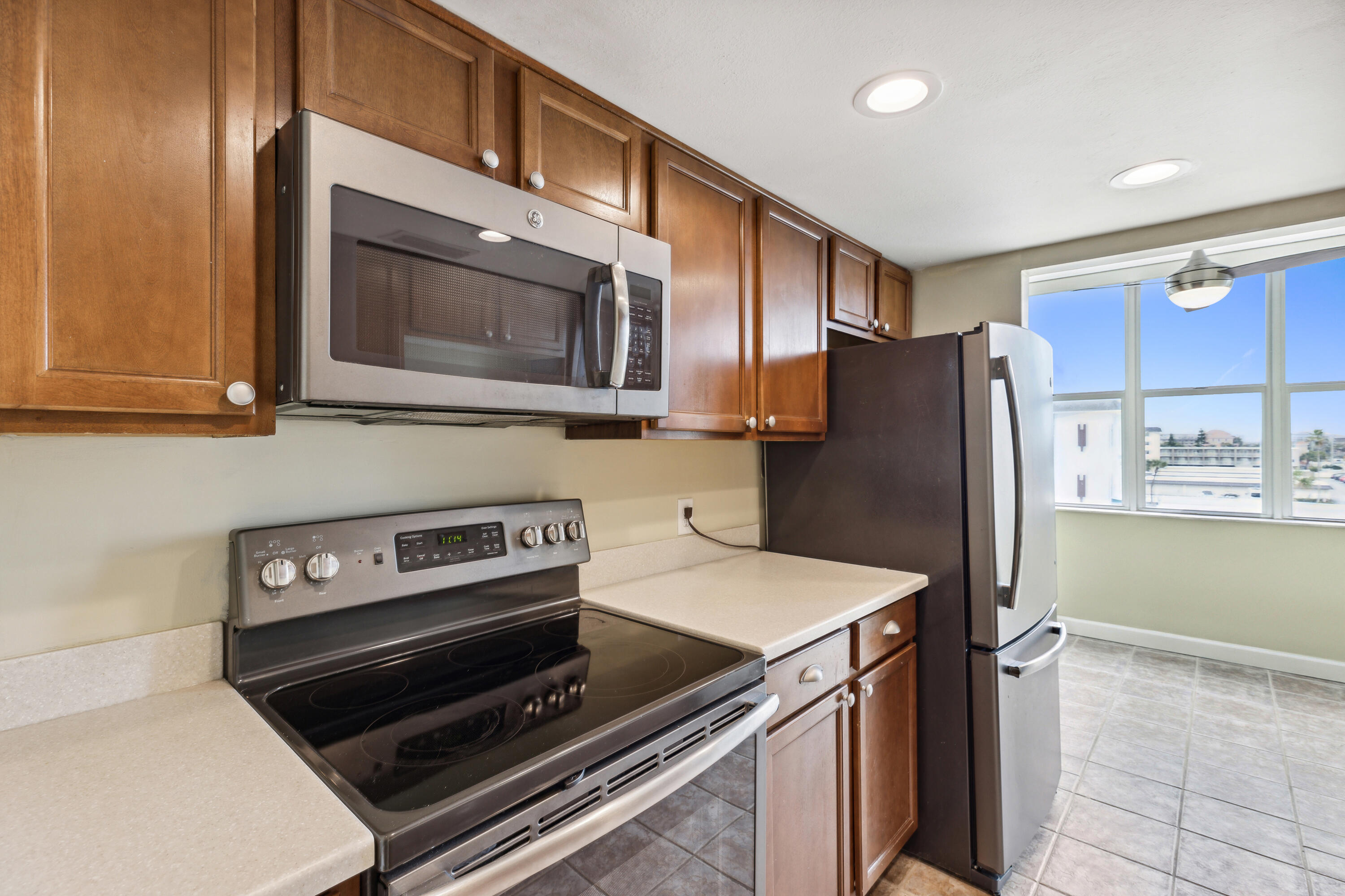 4700 Ocean Beach Boulevard, 406