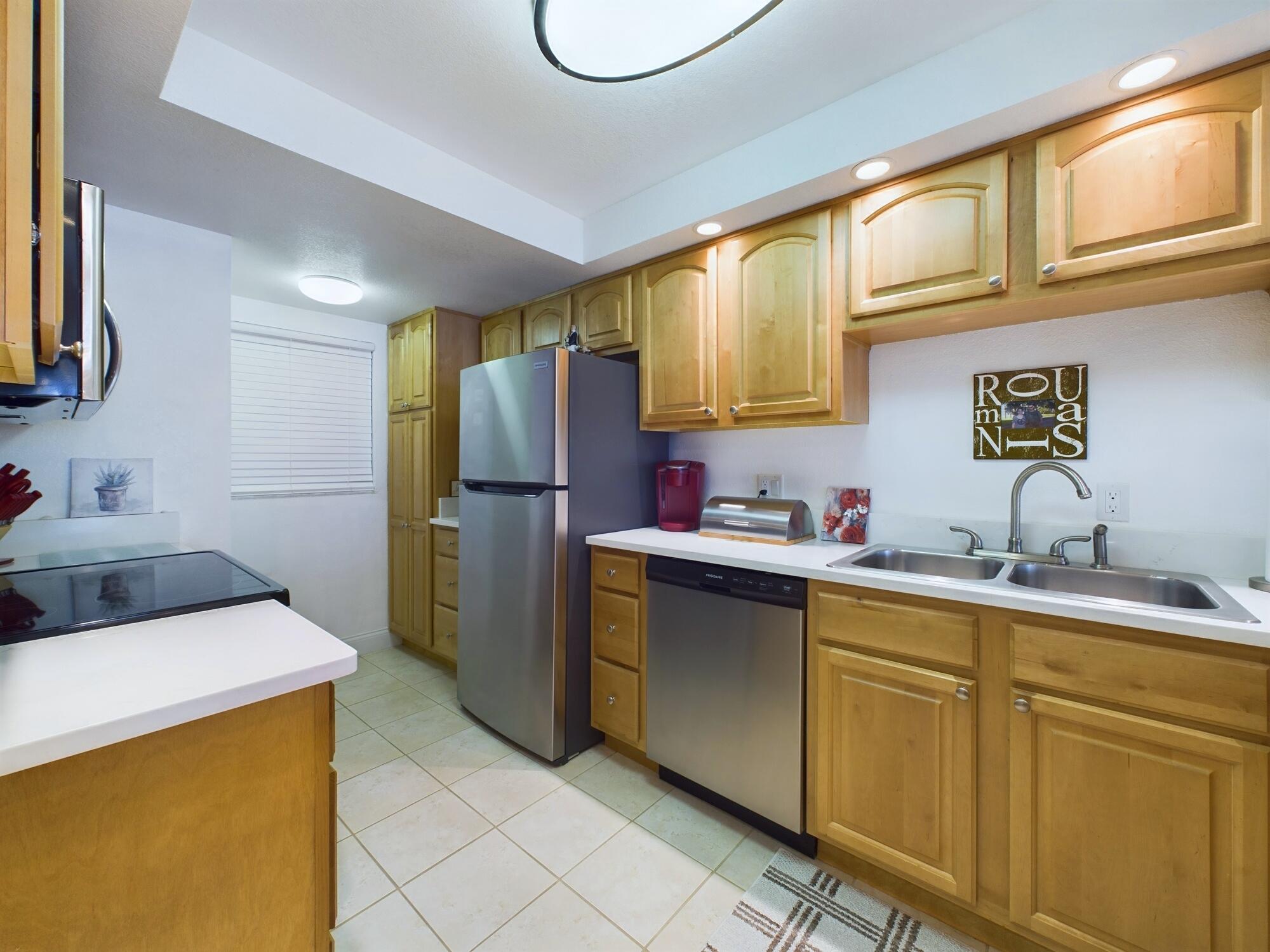 4100 Ocean Beach Boulevard, 307