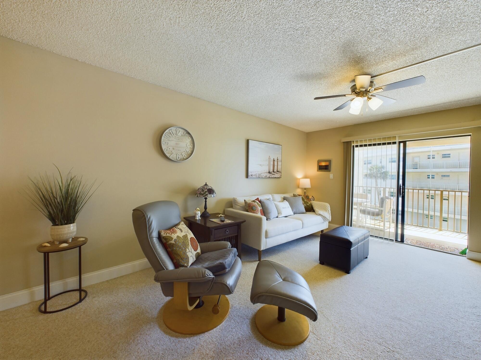 4100 Ocean Beach Boulevard, 307