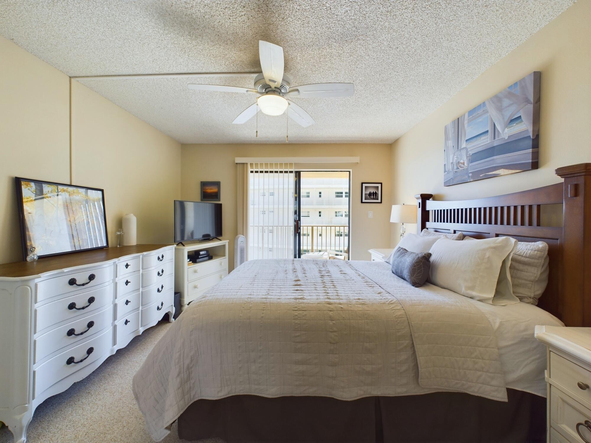 4100 Ocean Beach Boulevard, 307