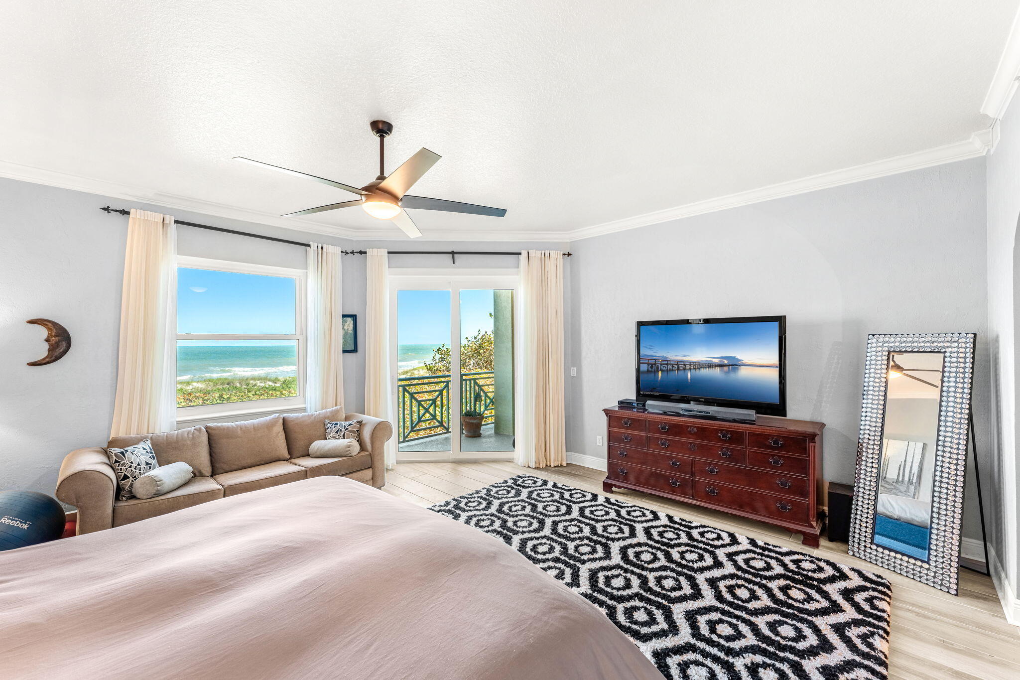 1431 S Atlantic Avenue, 203