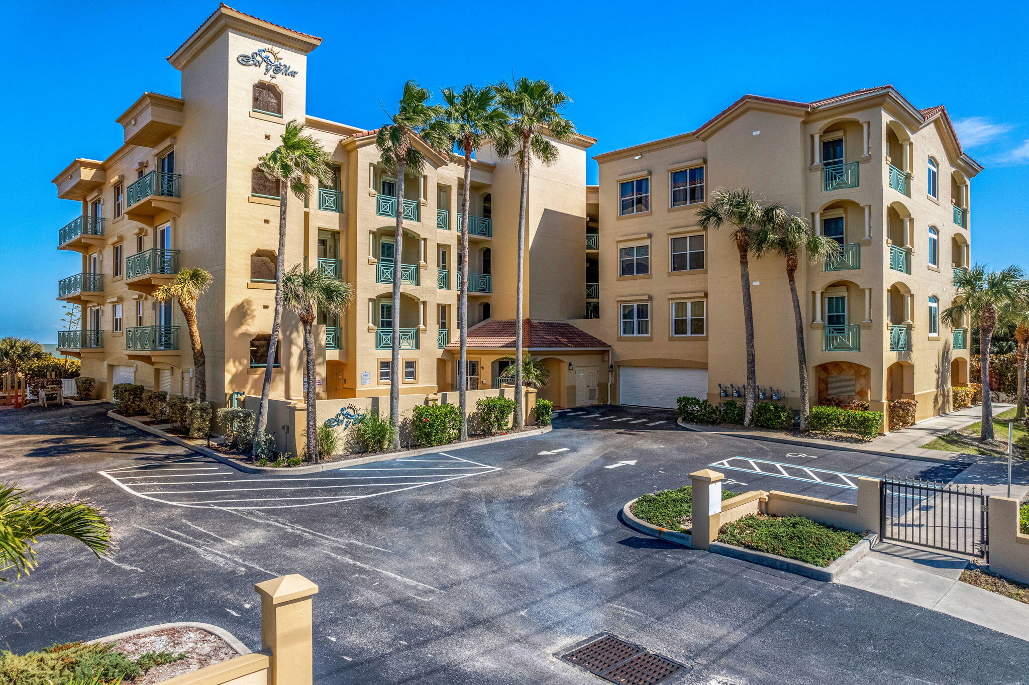 1431 S Atlantic Avenue, 203