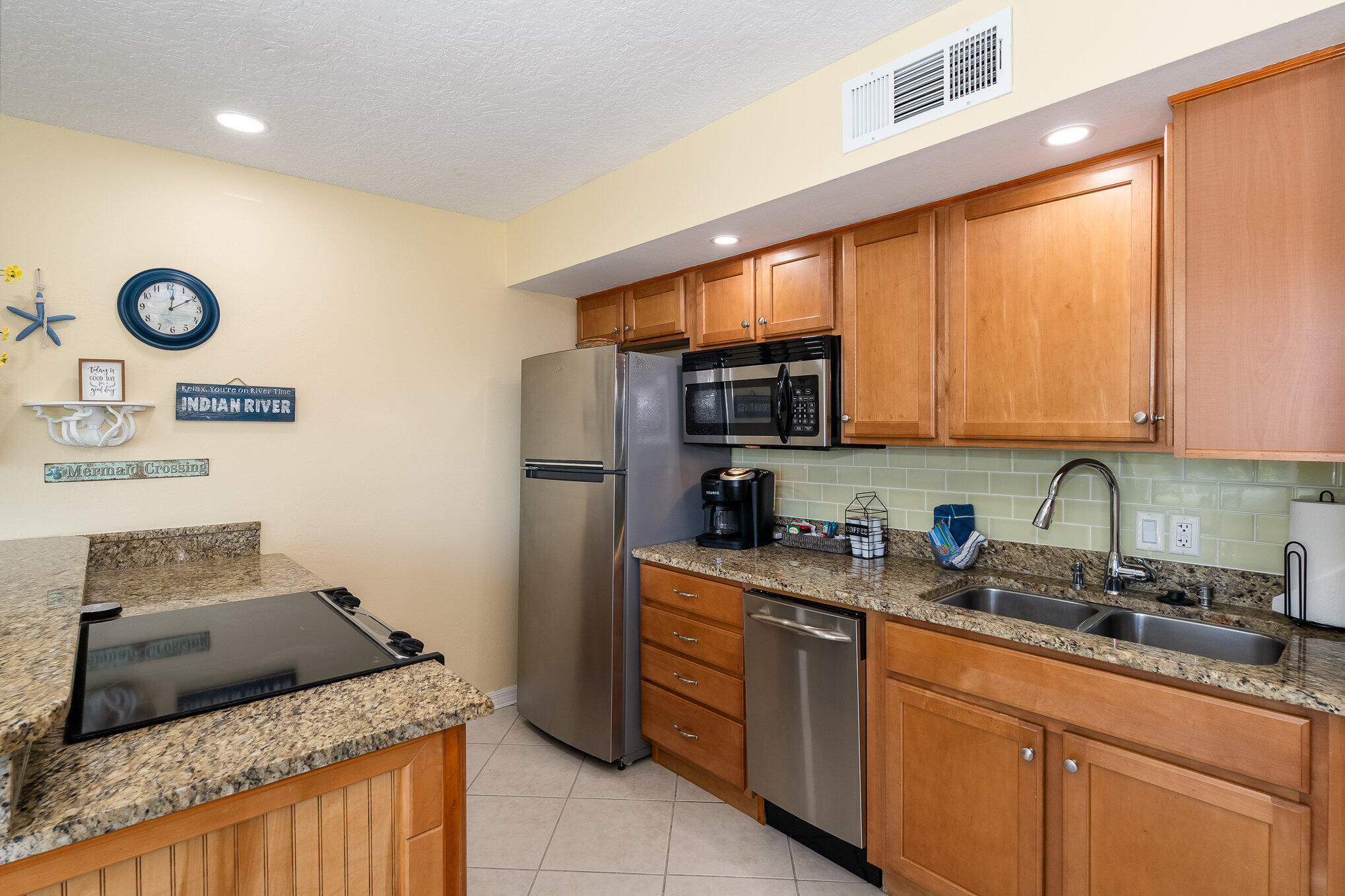 1209 E New Haven Avenue, 304