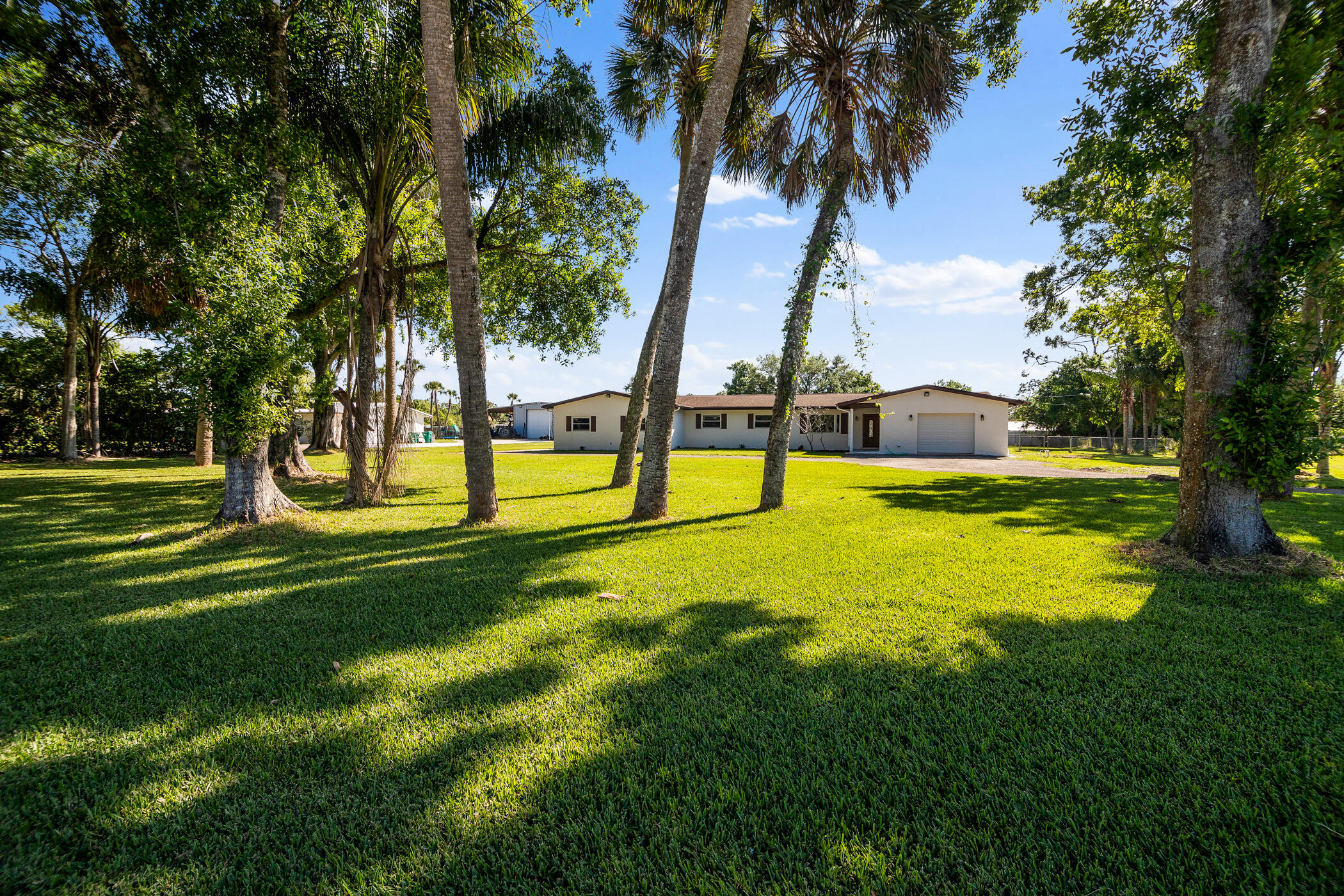 2555 Lake Crest Boulevard