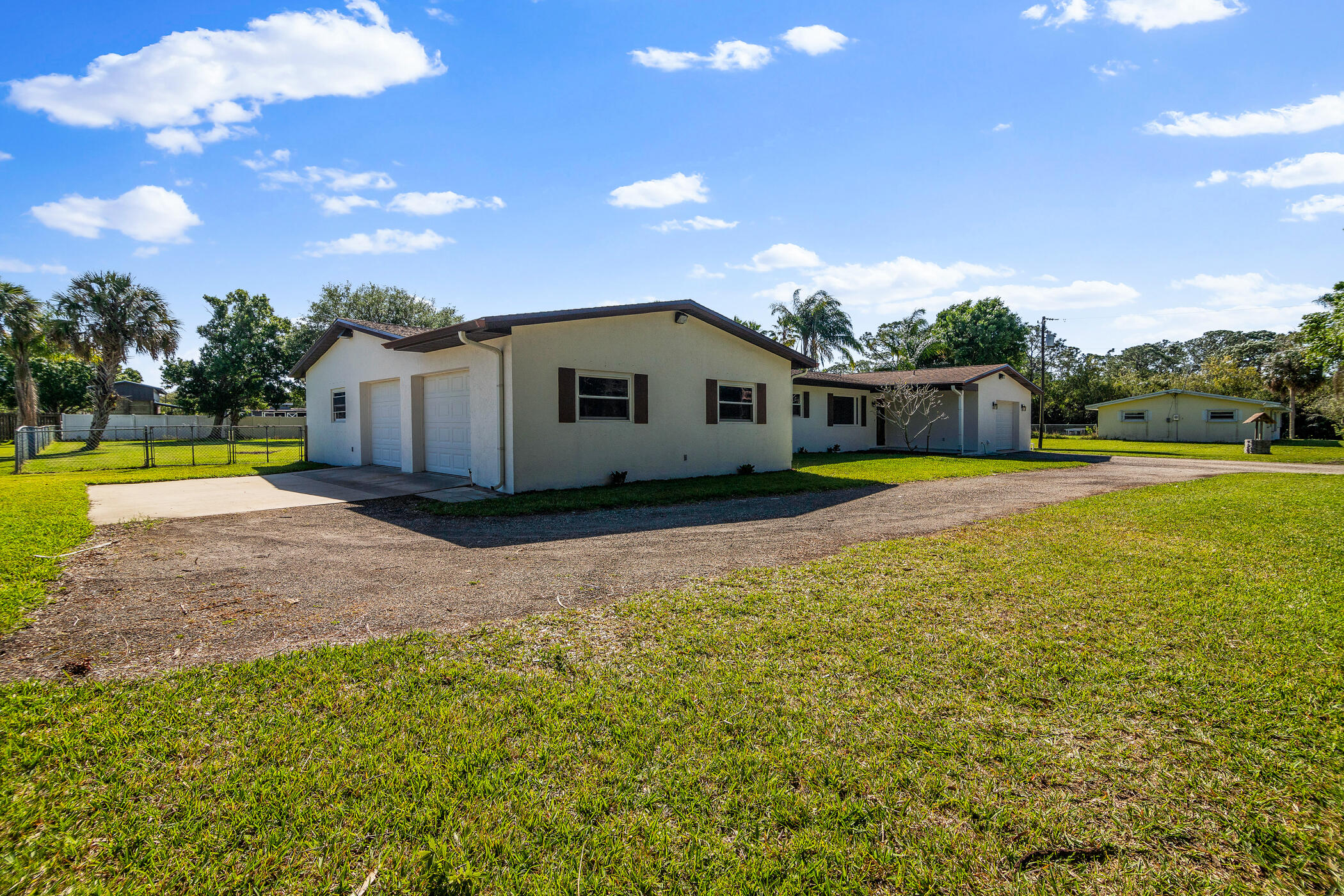 2555 Lake Crest Boulevard