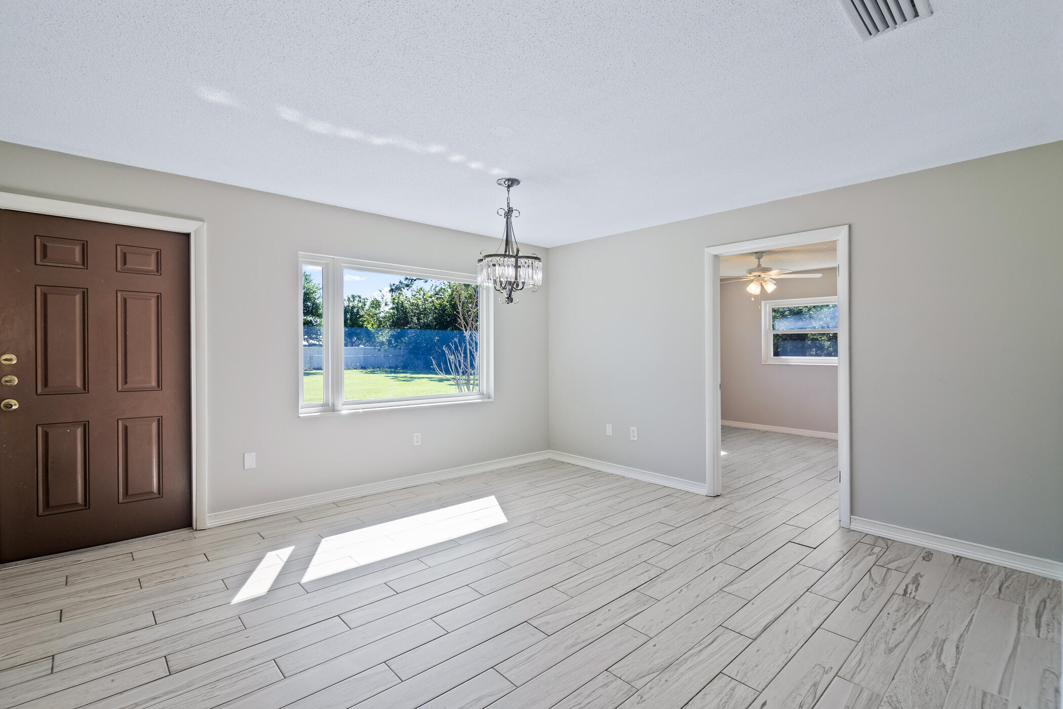 2555 Lake Crest Boulevard