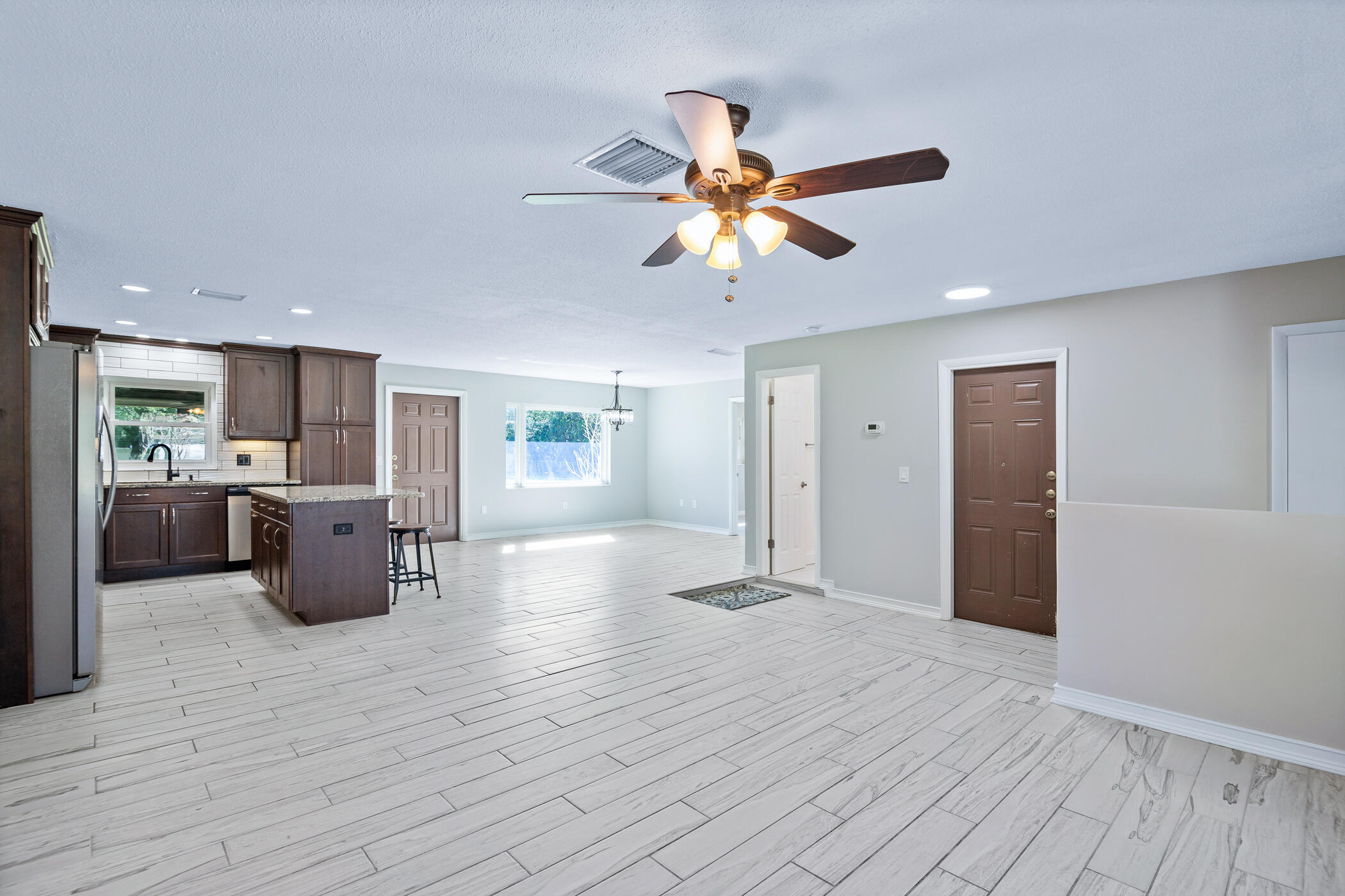 2555 Lake Crest Boulevard