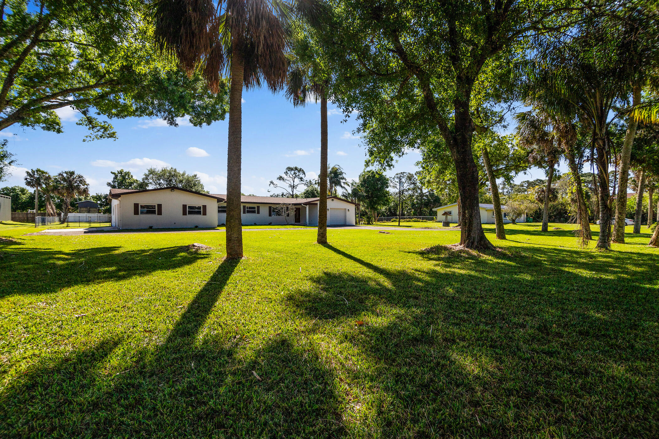 2555 Lake Crest Boulevard