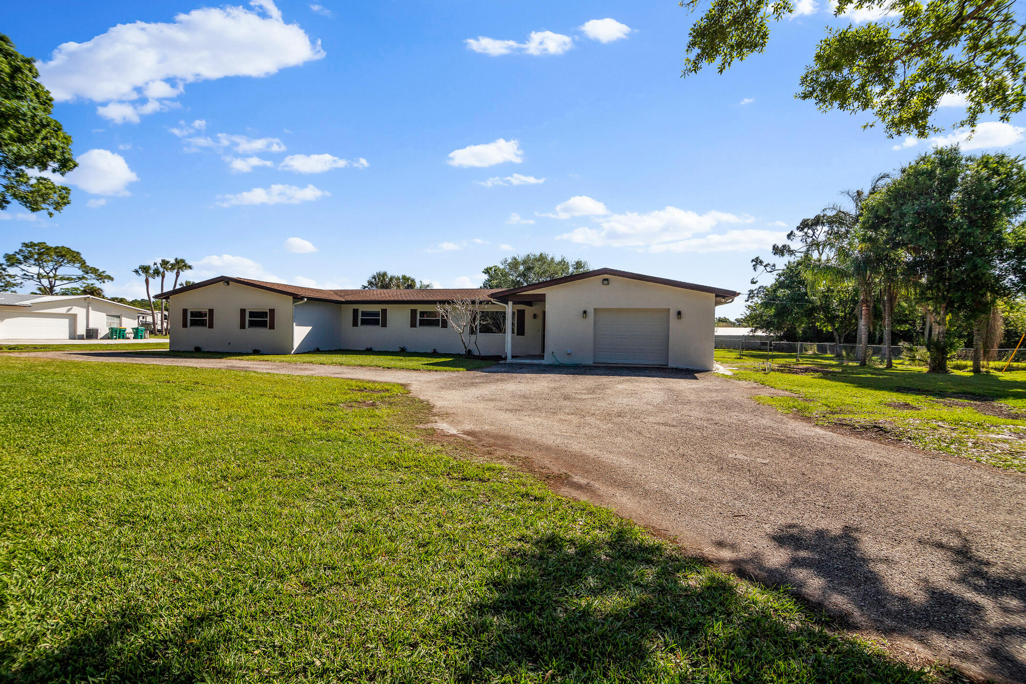 2555 Lake Crest Boulevard