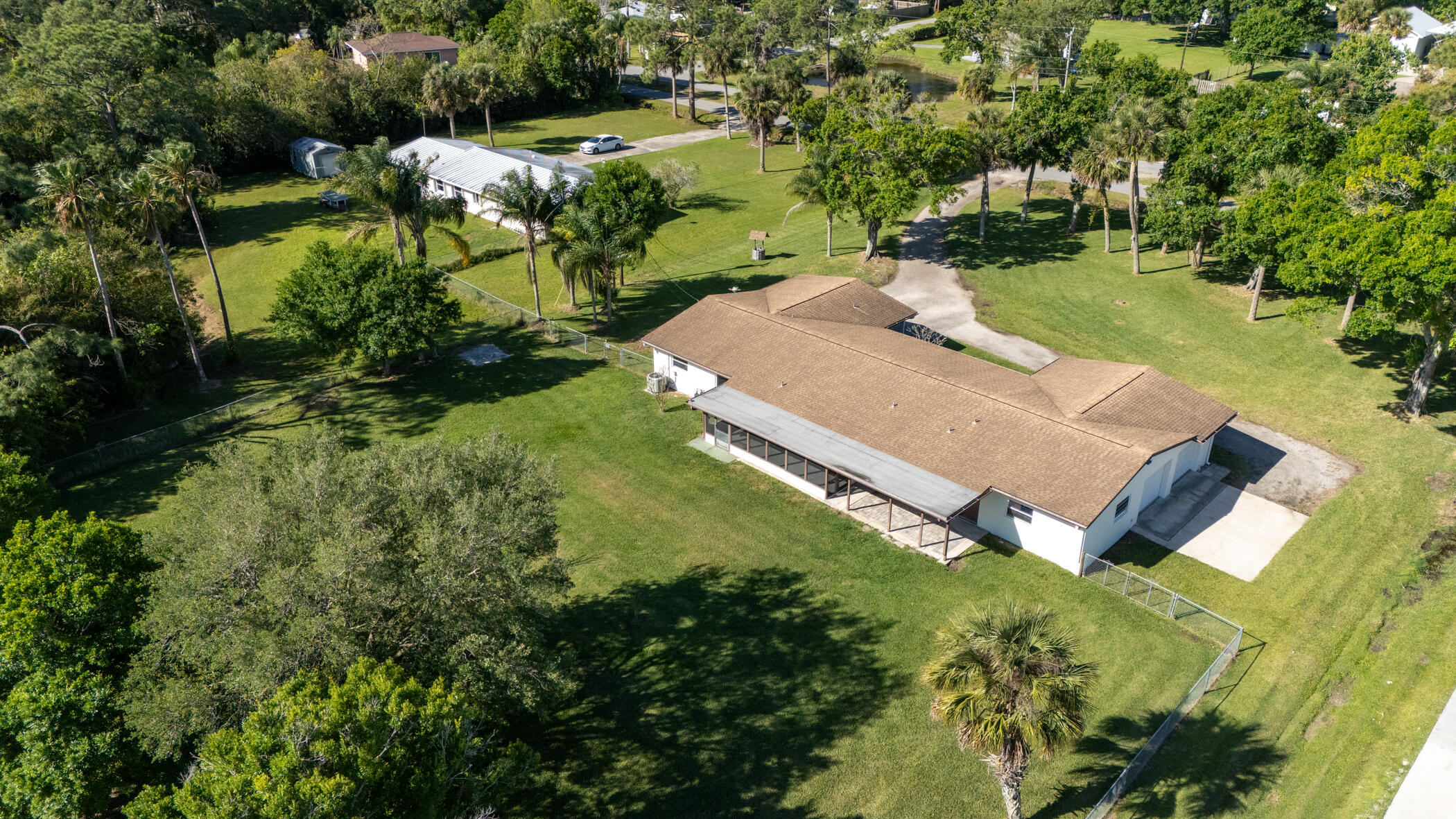 2555 Lake Crest Boulevard