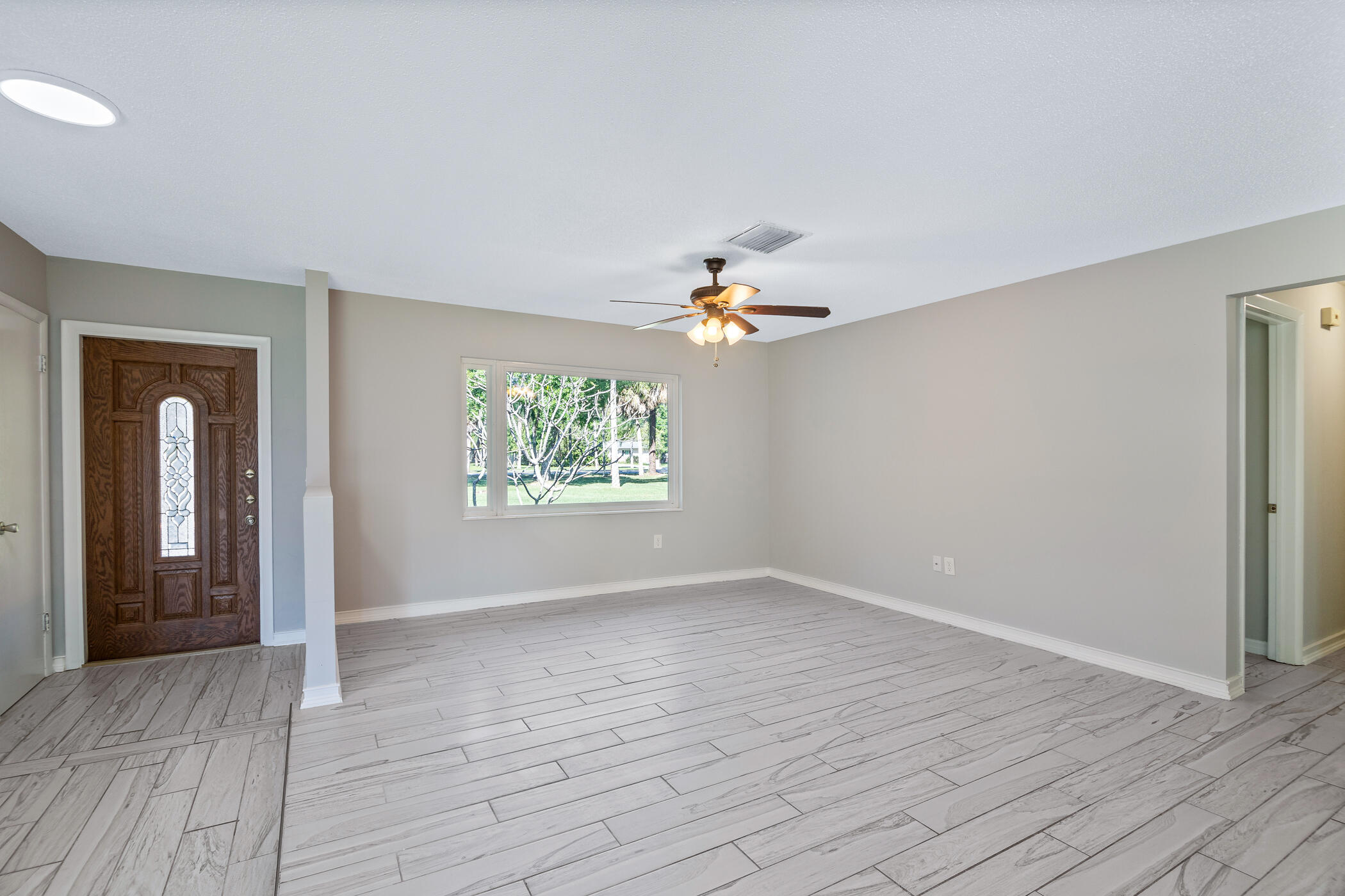 2555 Lake Crest Boulevard