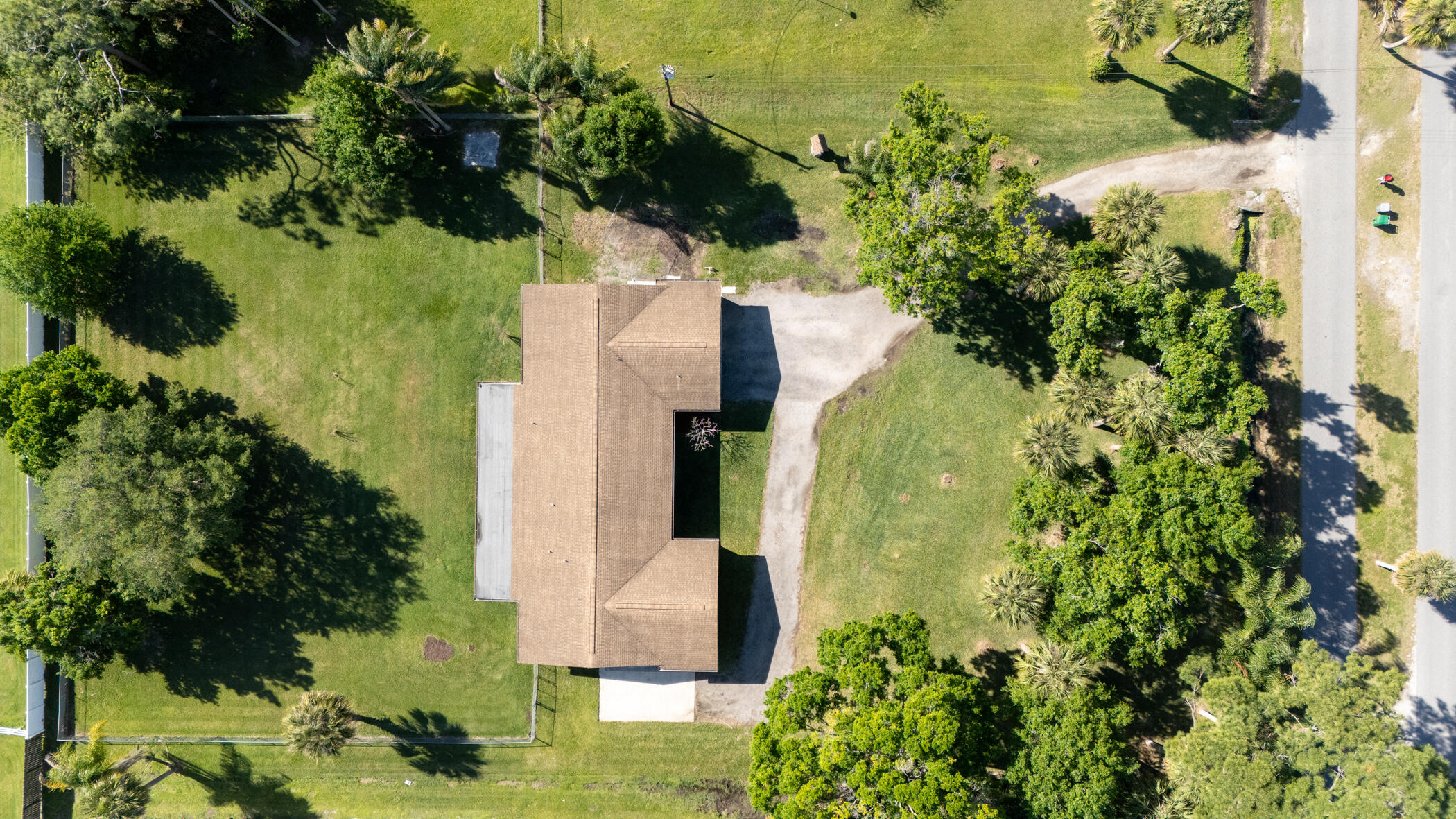 2555 Lake Crest Boulevard