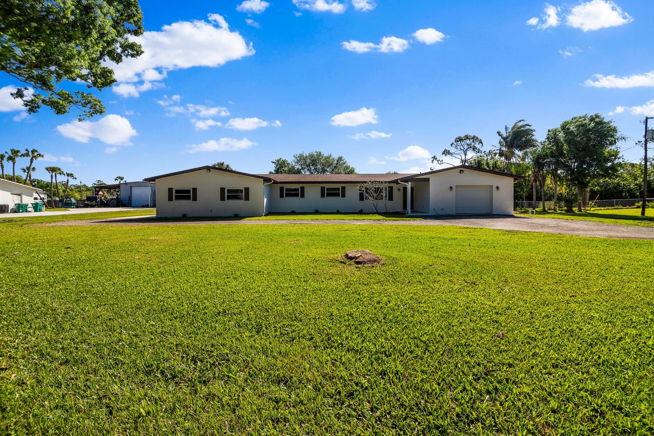 2555 Lake Crest Boulevard