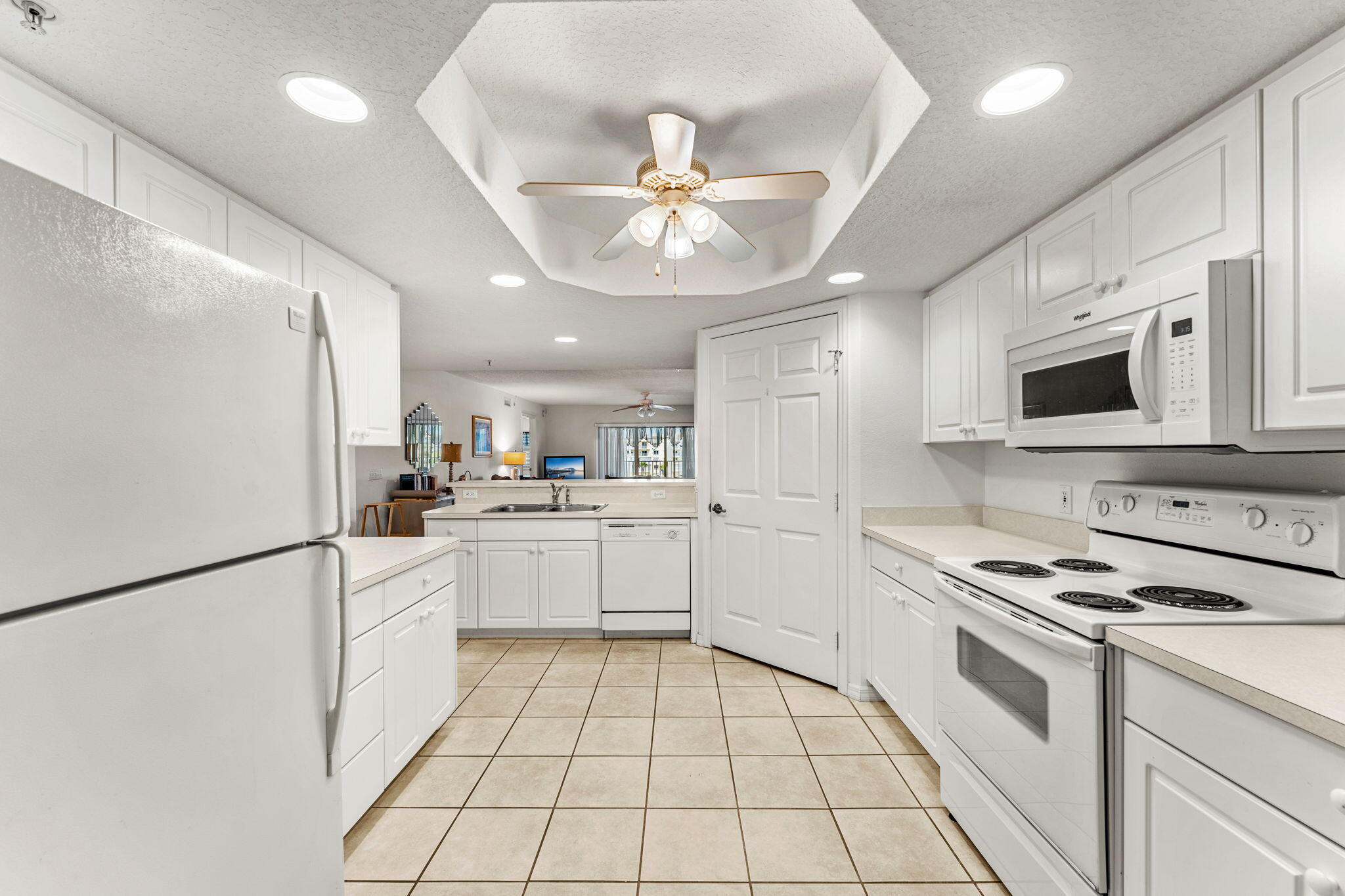 8921 Lake Drive, B404