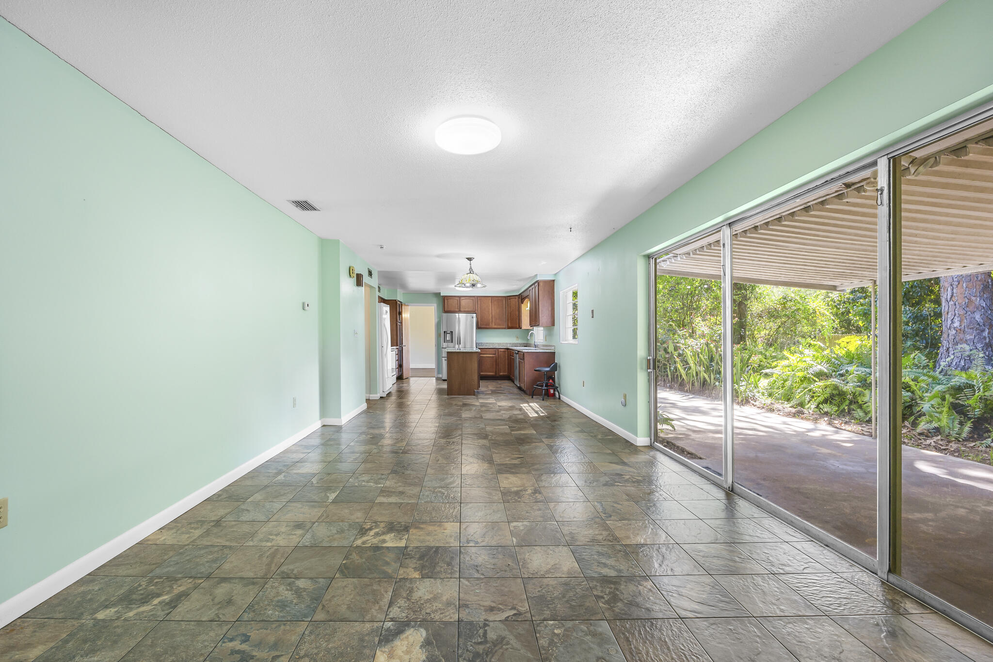 455 Pine Boulevard
