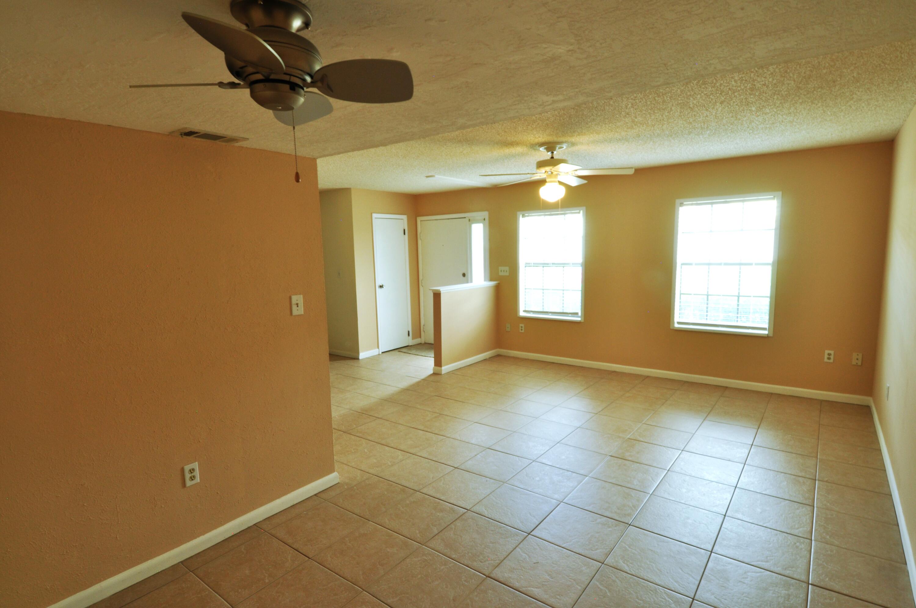1414 Manor Drive NE