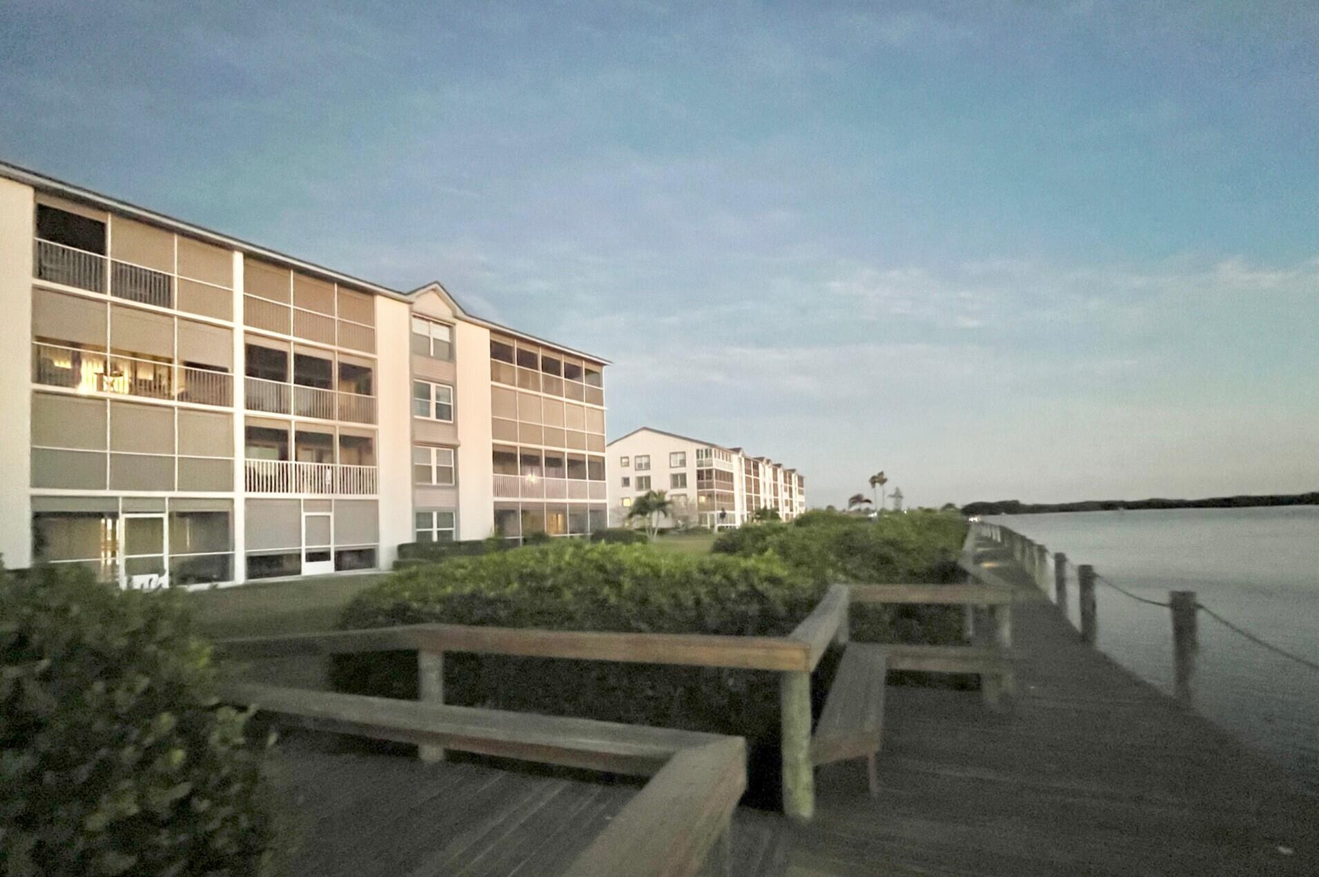 540 S Brevard Avenue, 432