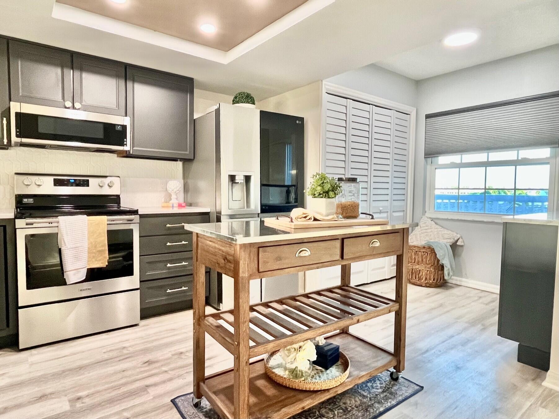 540 S Brevard Avenue, 432