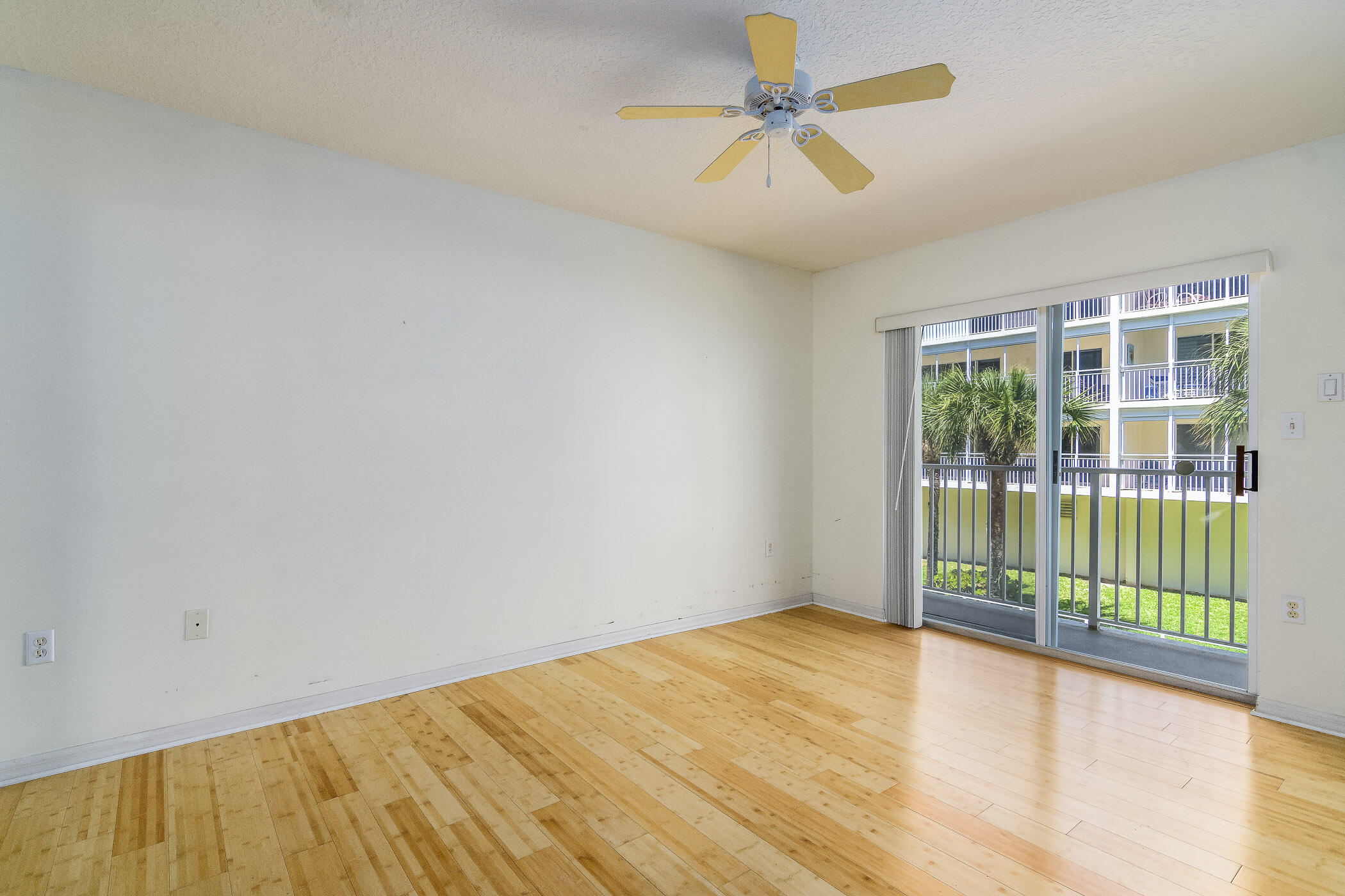 606 Shorewood Drive, C205