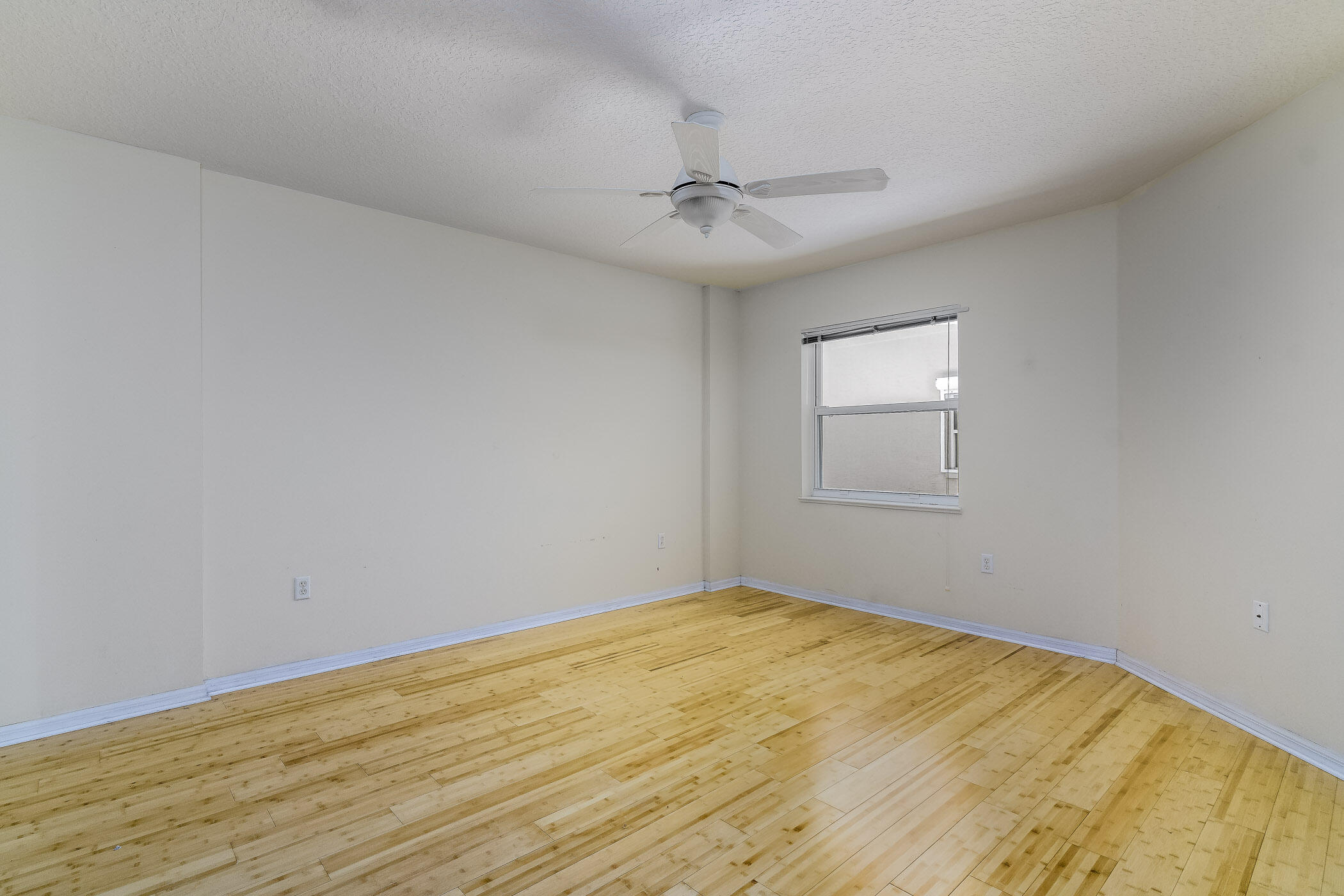 606 Shorewood Drive, C205