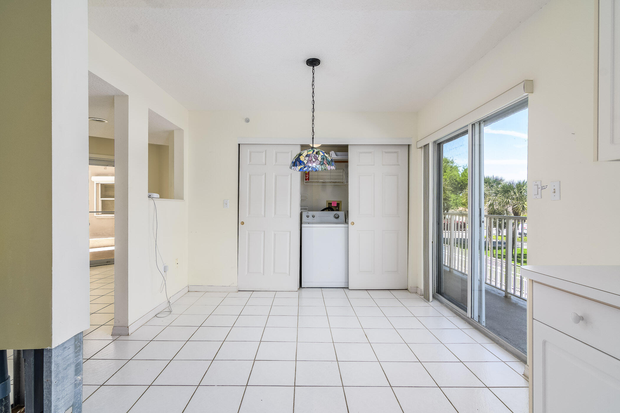 606 Shorewood Drive, C205