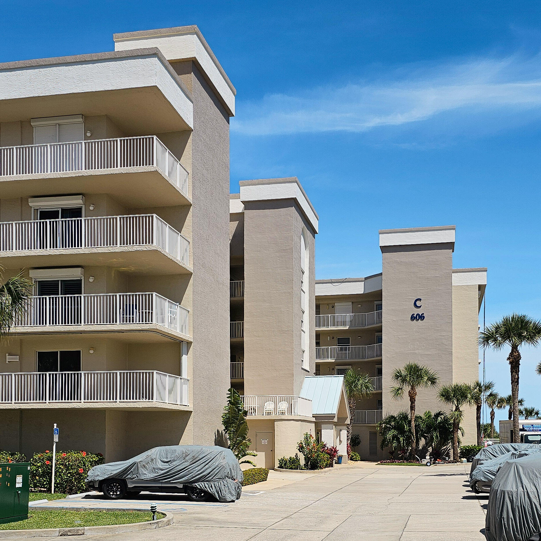 606 Shorewood Drive, C205