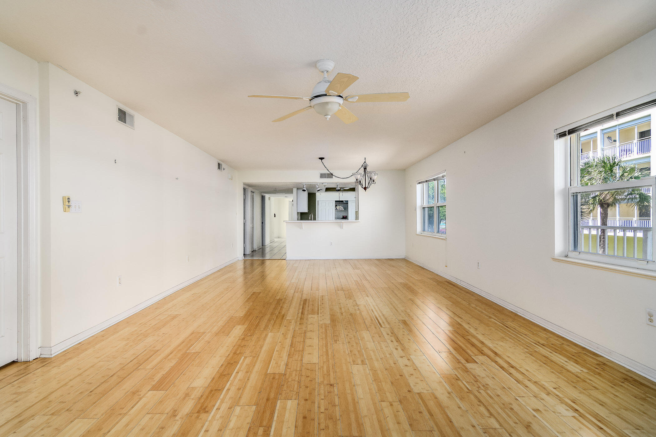 606 Shorewood Drive, C205