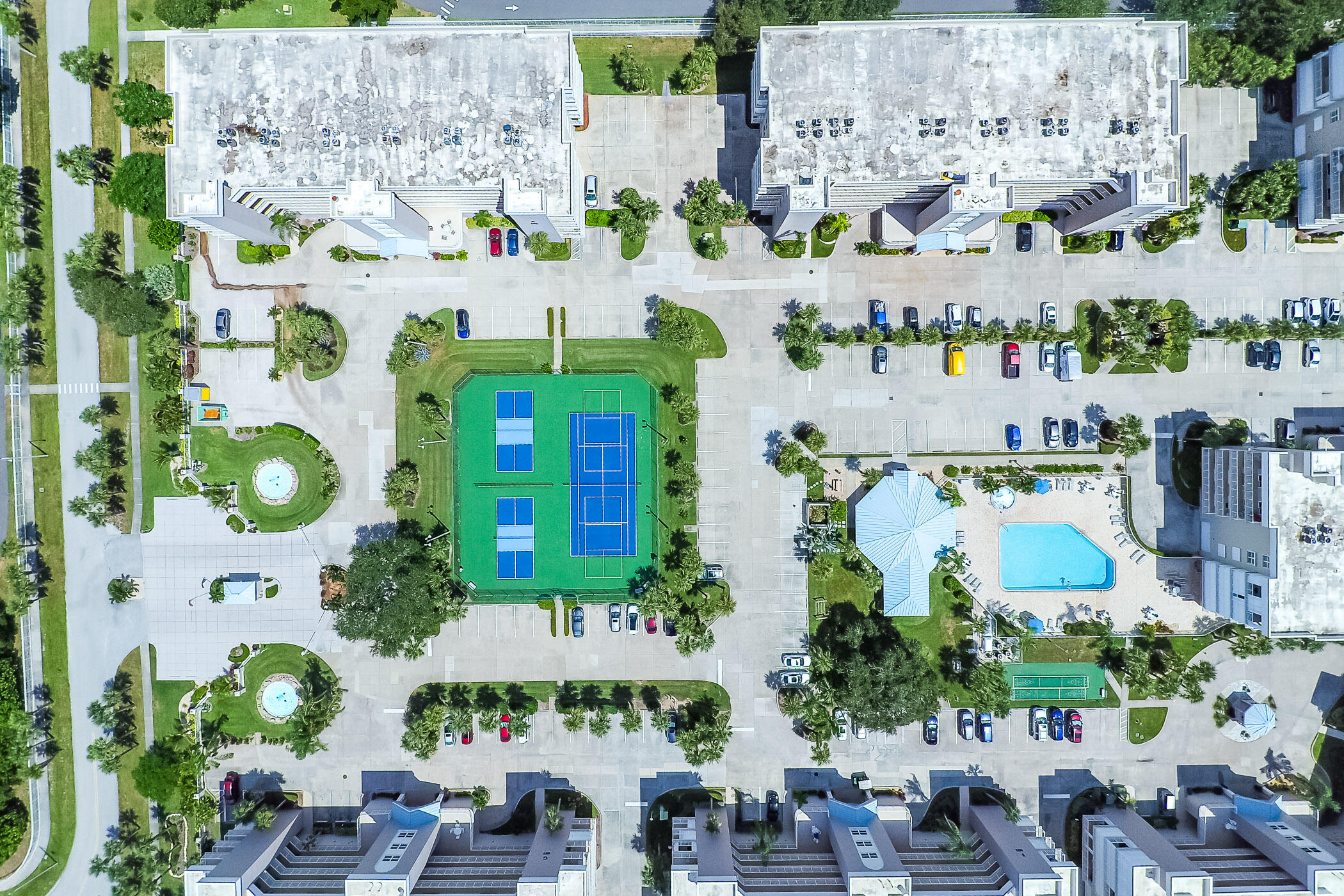 606 Shorewood Drive, C205