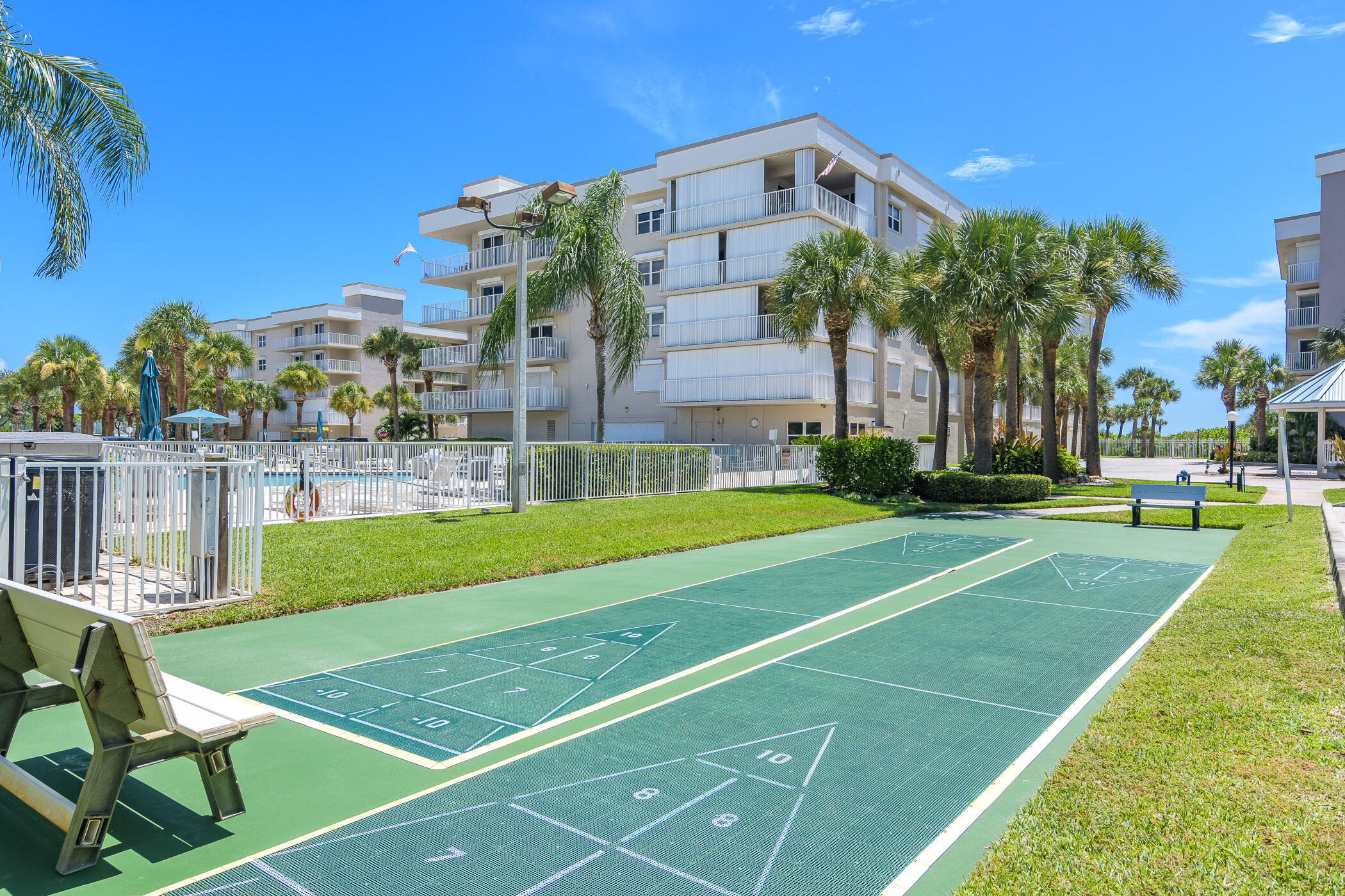 606 Shorewood Drive, C205