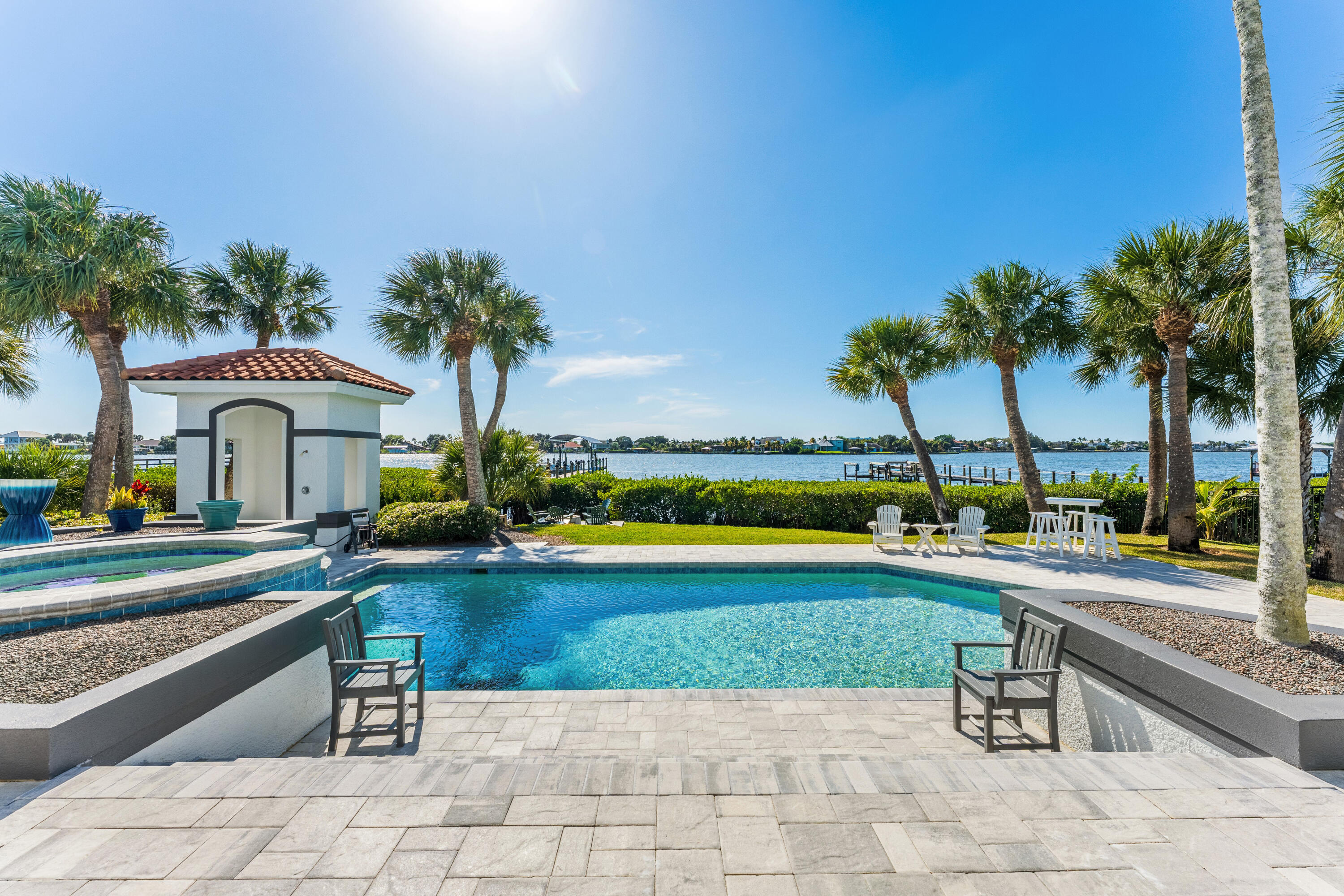 125 Lansing Island Drive
