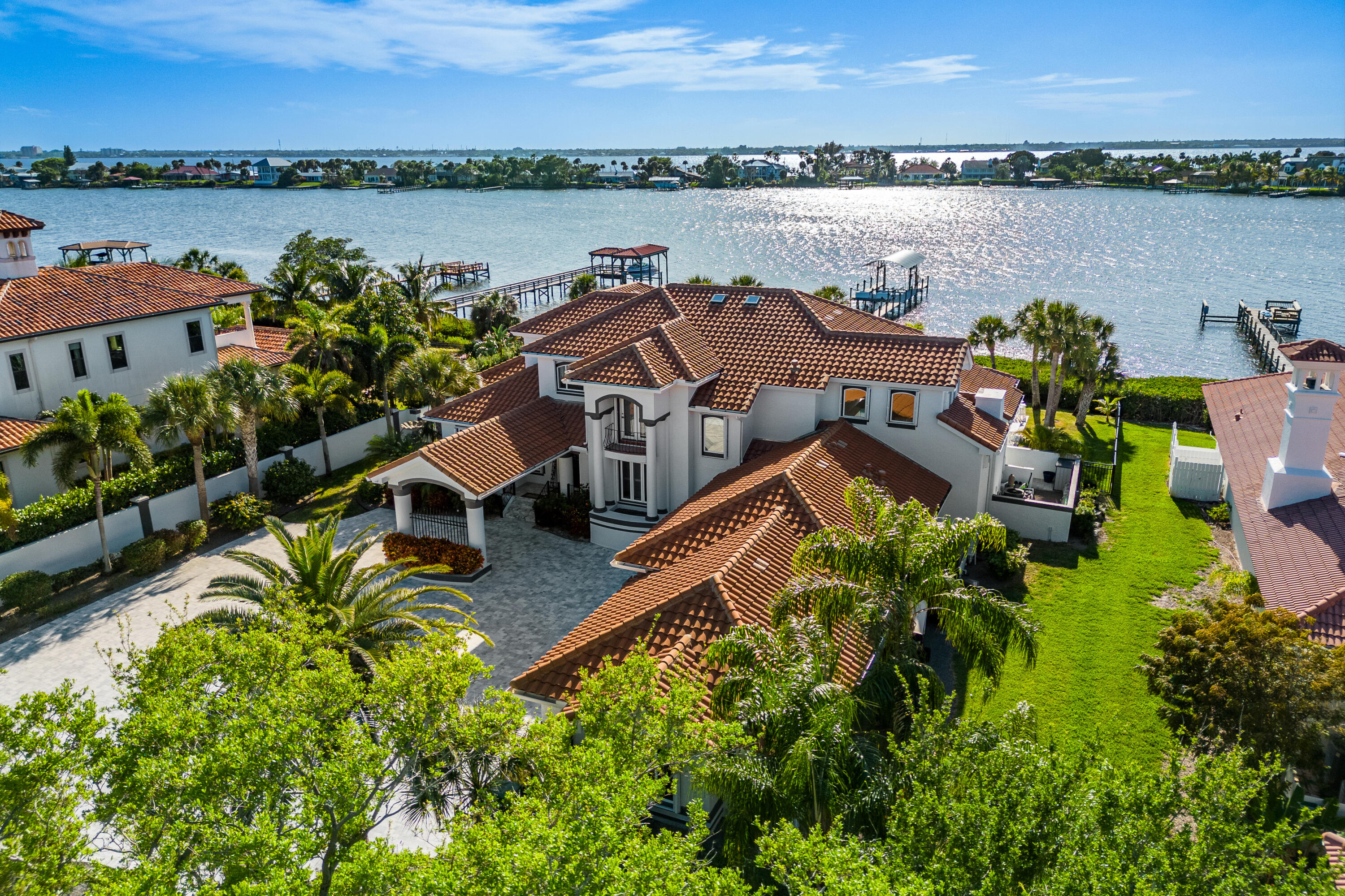 125 Lansing Island Drive